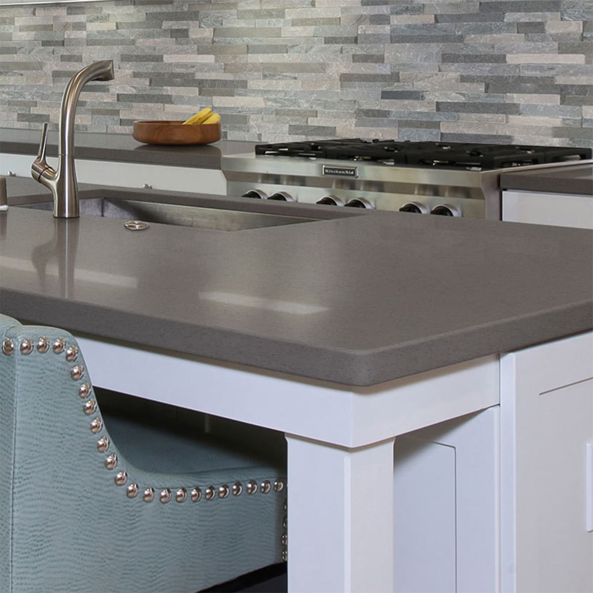 Grey 101: quartz agglomerate for tops, countertops and surfaces