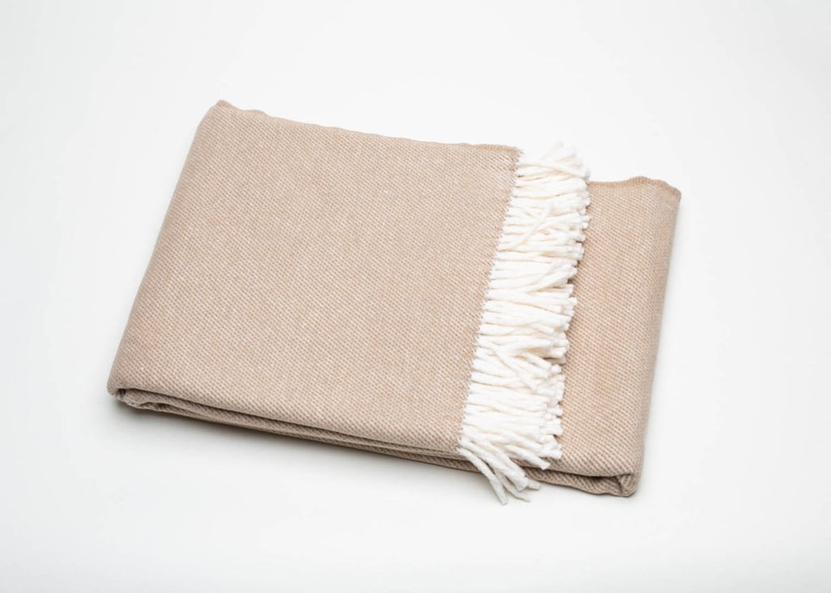 HomeRoots 4000475714 Blankets-And-Throws - View #5