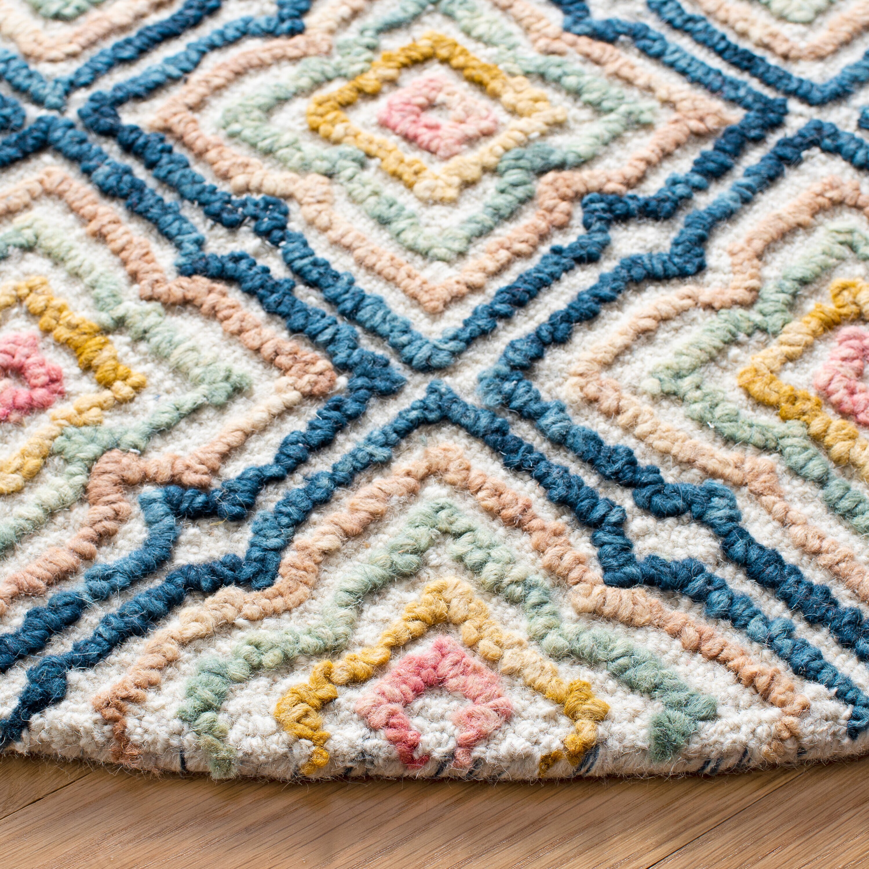 Safavieh TRC512A-6R rugs - View #3