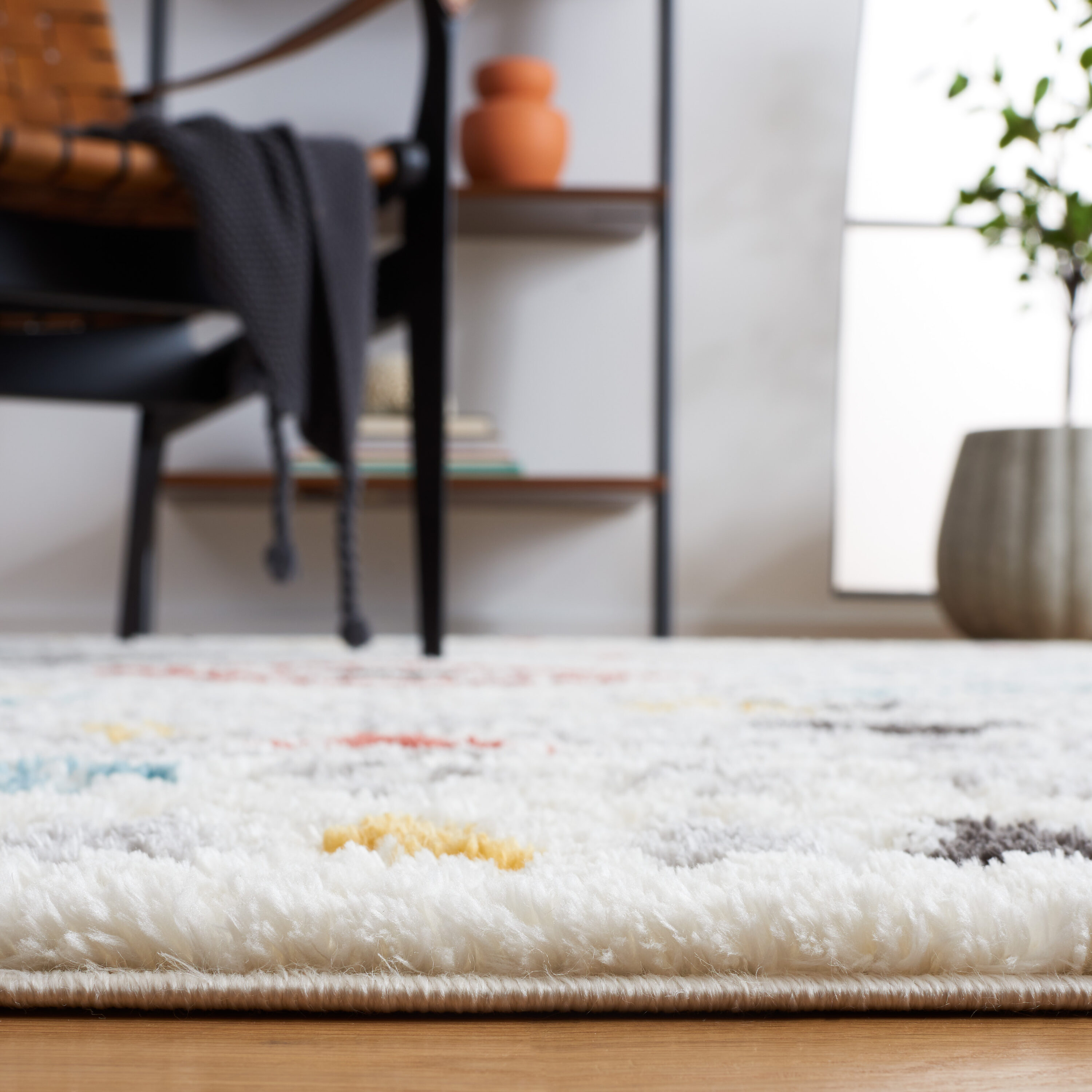 Marrakesh Ivory and Grey 8' x 10' Synthetic Area Rug
