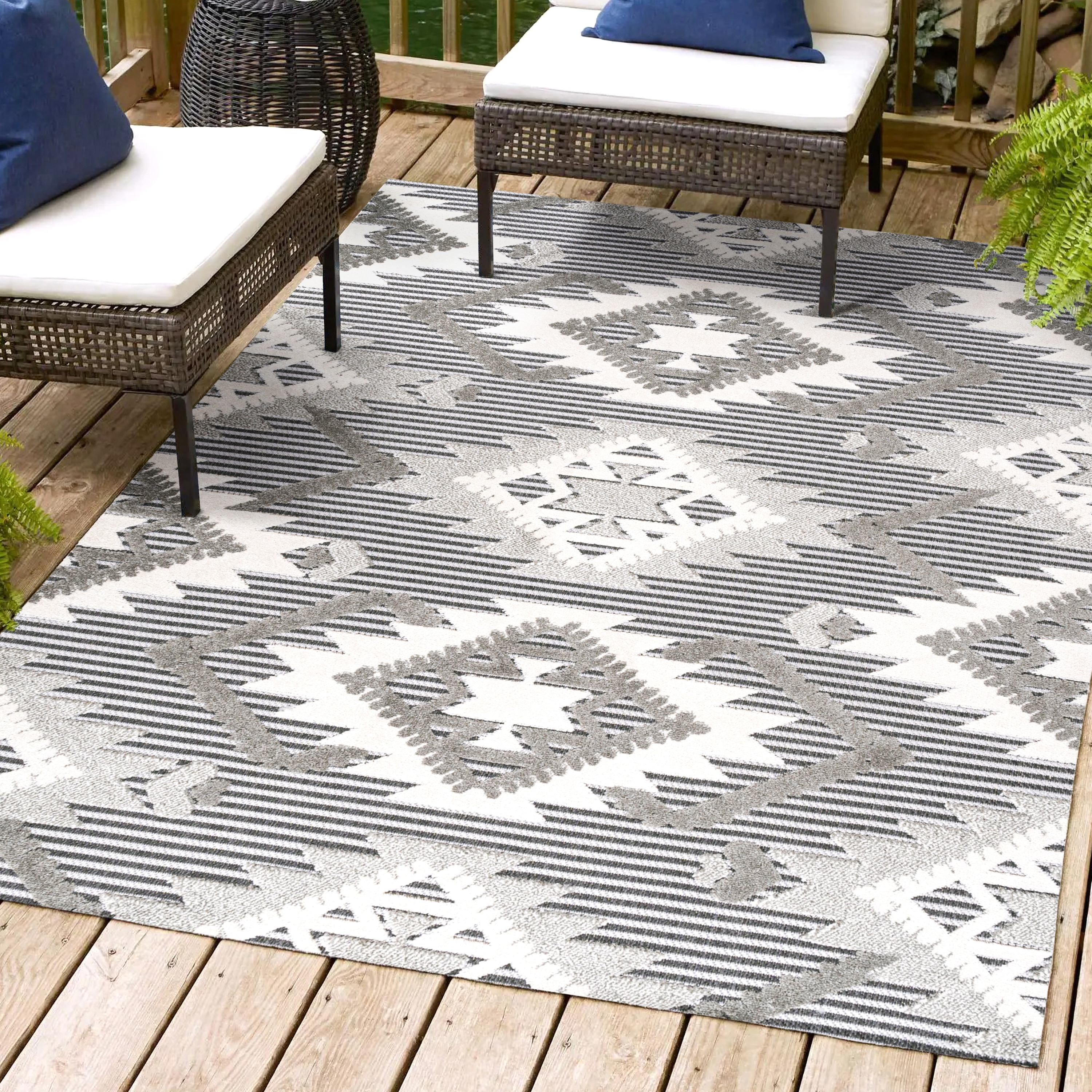 JONATHAN  Y SBH107B-8 South Beach Sumak High-Low Neutral Diamond Kilim 8 x 10 (ft) Loomed Polypropylene Gray/White/Black Rectangular Indoor/Outdoor Geometric Bohemian/Eclectic Area rug