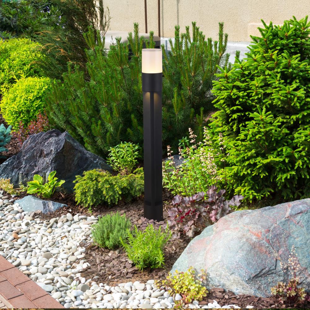 VONN Lighting VONN Outdoor 6-Watt Matte Black Low Voltage Hardwired Integrated LED Path Light