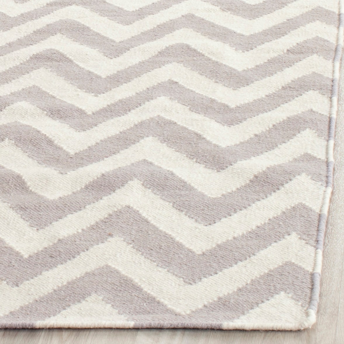 Safavieh DHU557C-1115 rugs - View #6