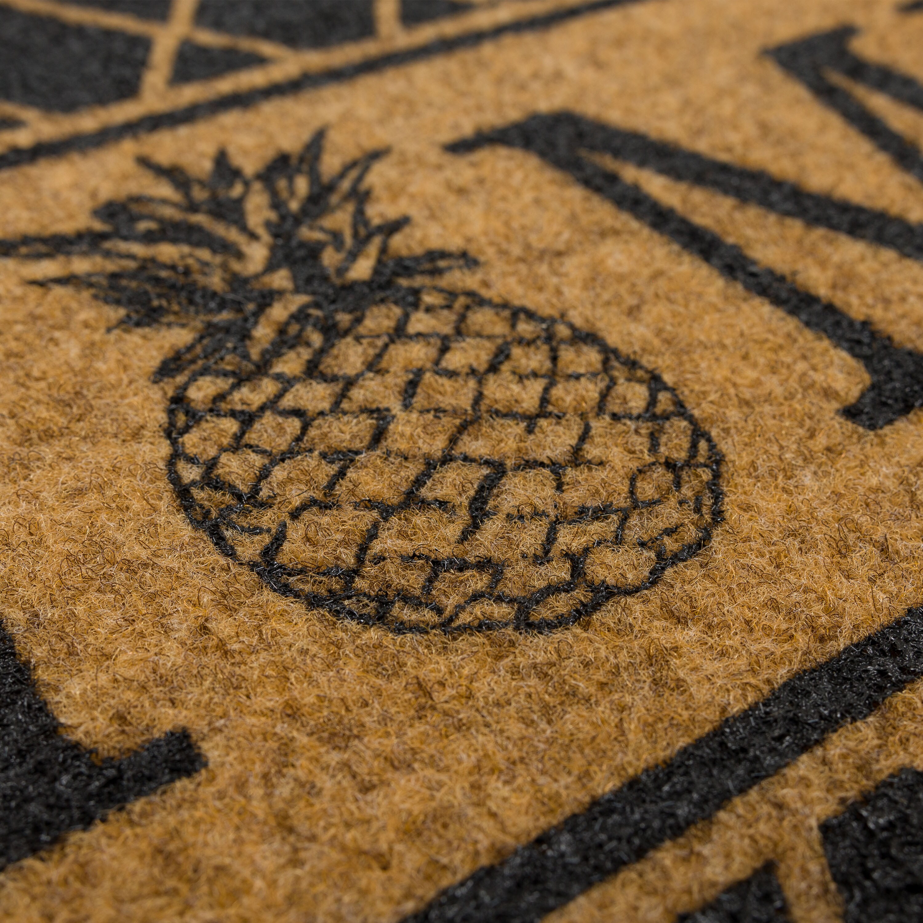 Avera Products | Classic Pineapple Welcome Mat, Natural Coir Fiber Doormat, Anti