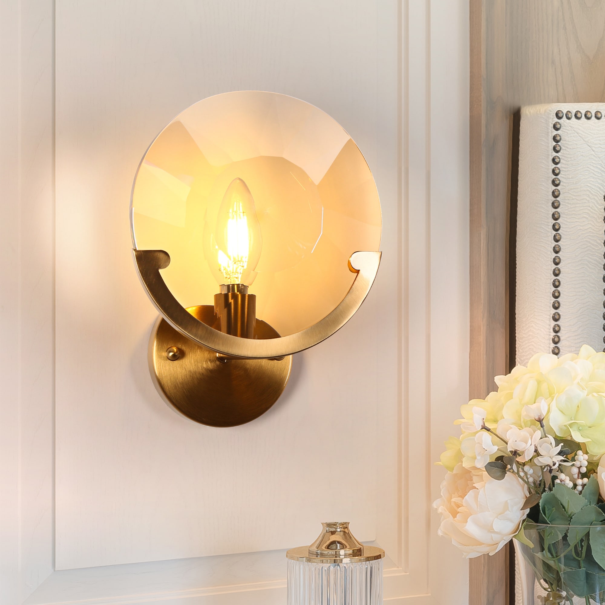 LNC HA0528201 Aedrusson 7.9-in W 1 -Light Polished Brass Wall Sconce