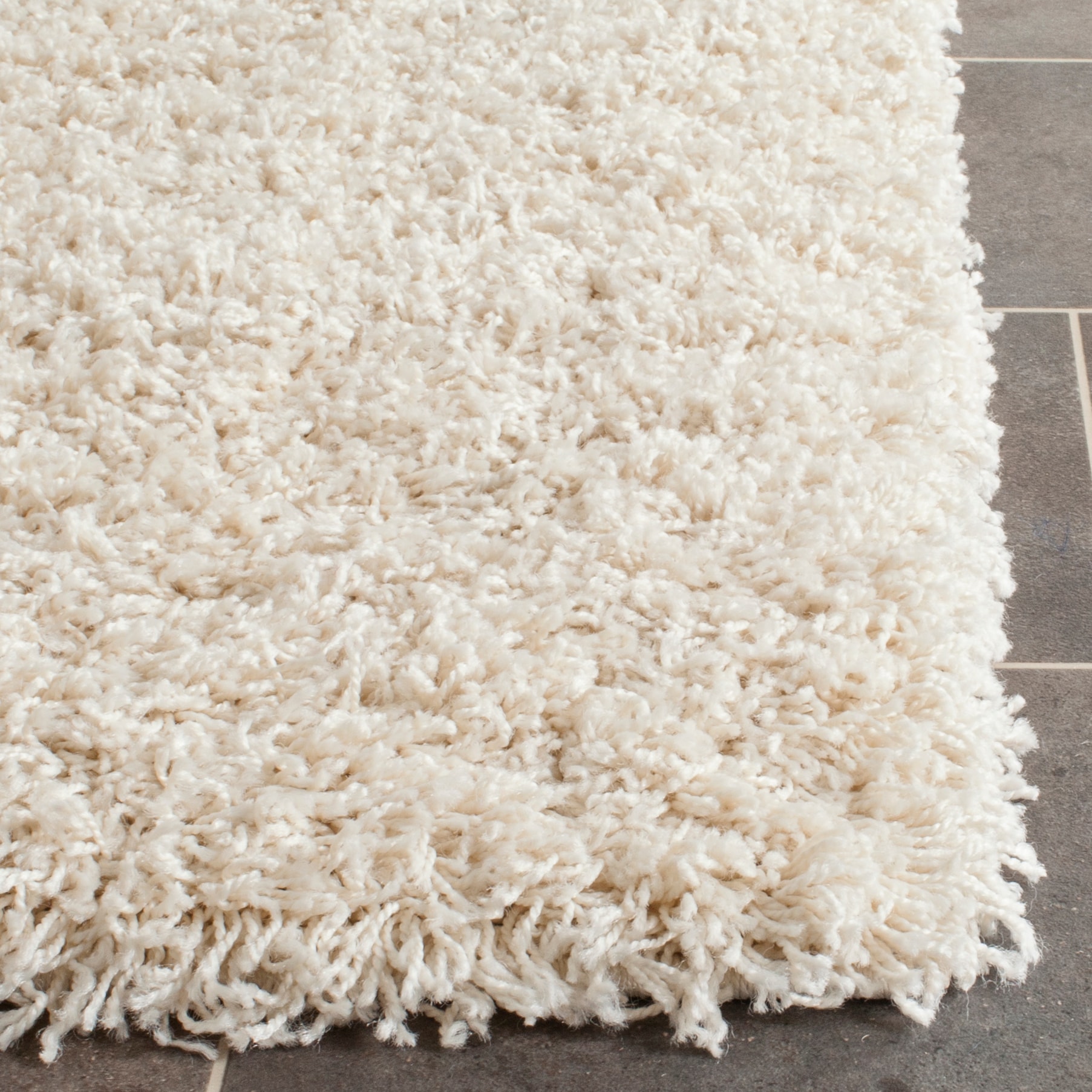 Safavieh Laguna Shag 2 X 4 (ft) Beige Indoor Solid Throw Rug at Lowes.com