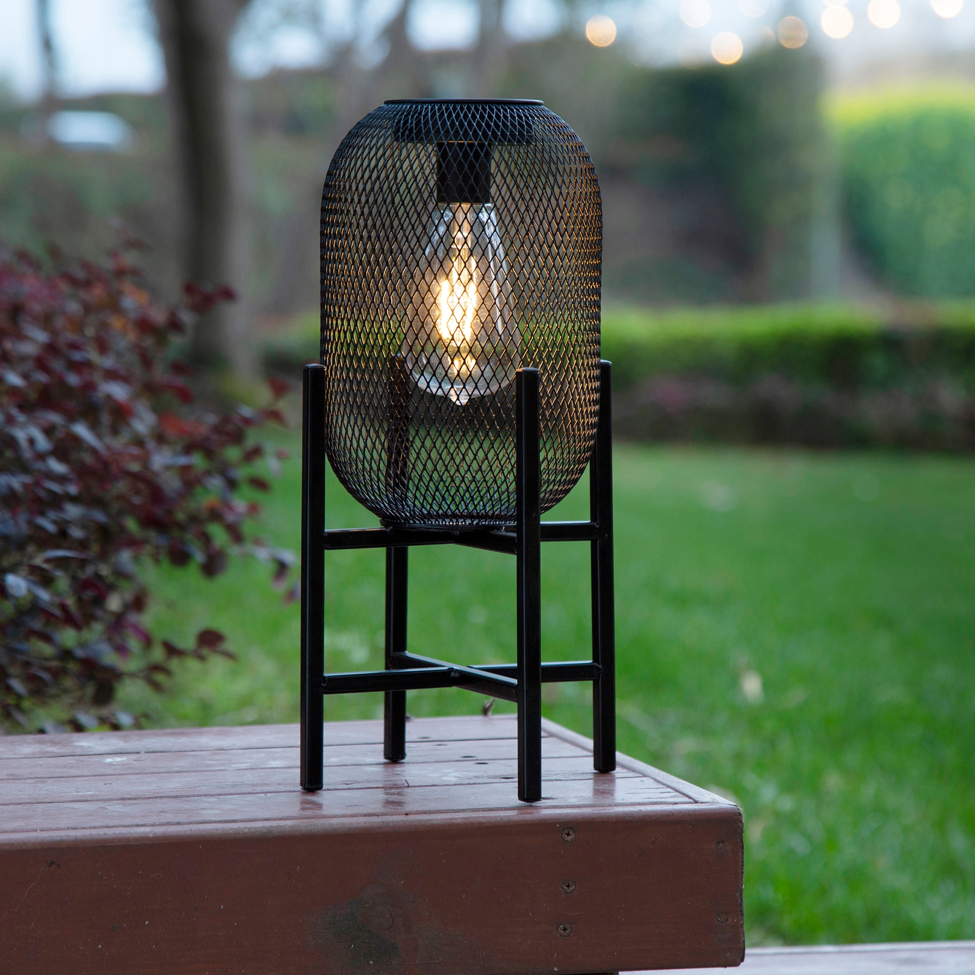 Glitzhome 14.25 in H Metal Mesh Black Solar Powered Outdoor 
