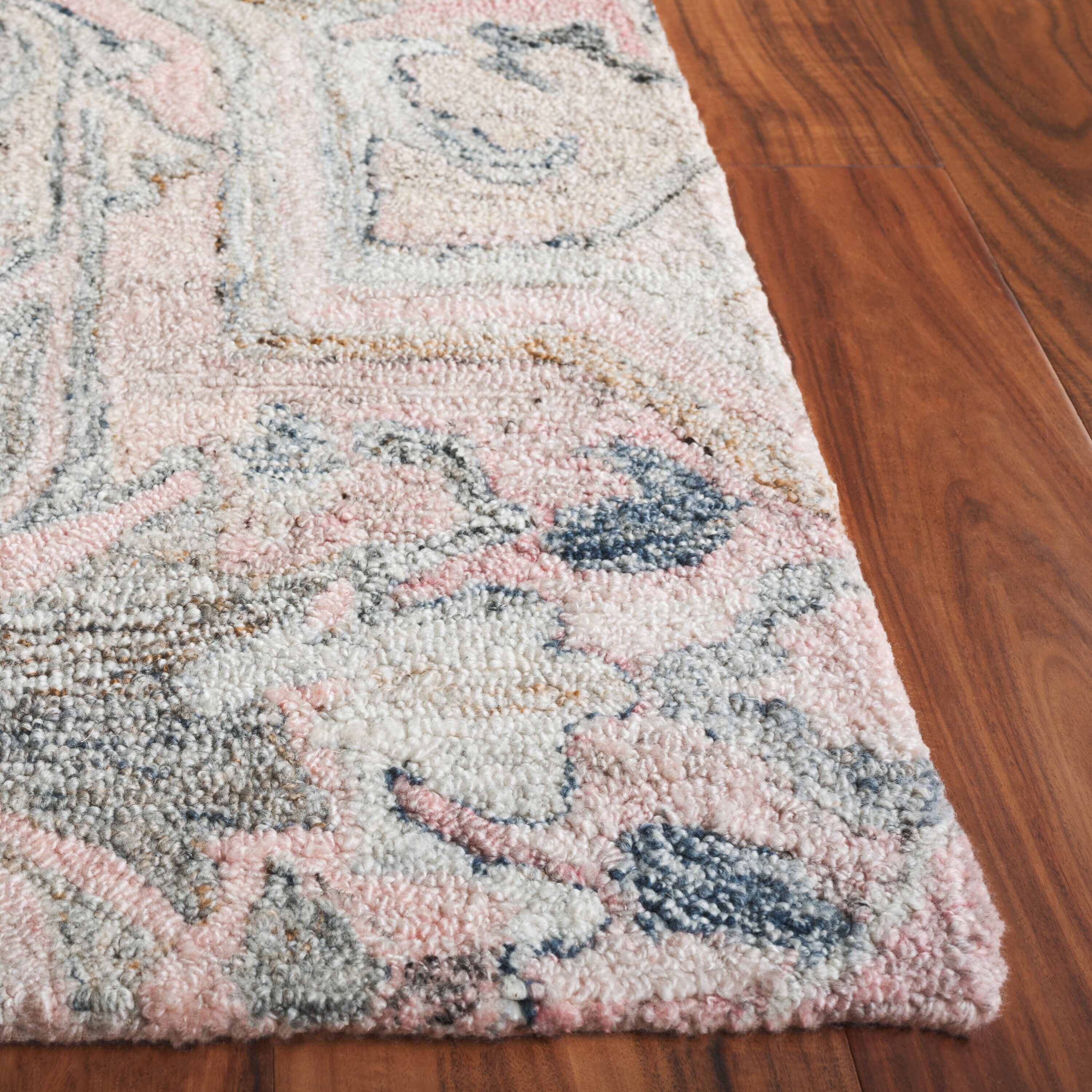 Safavieh MRQ116U-5 rugs - View #3