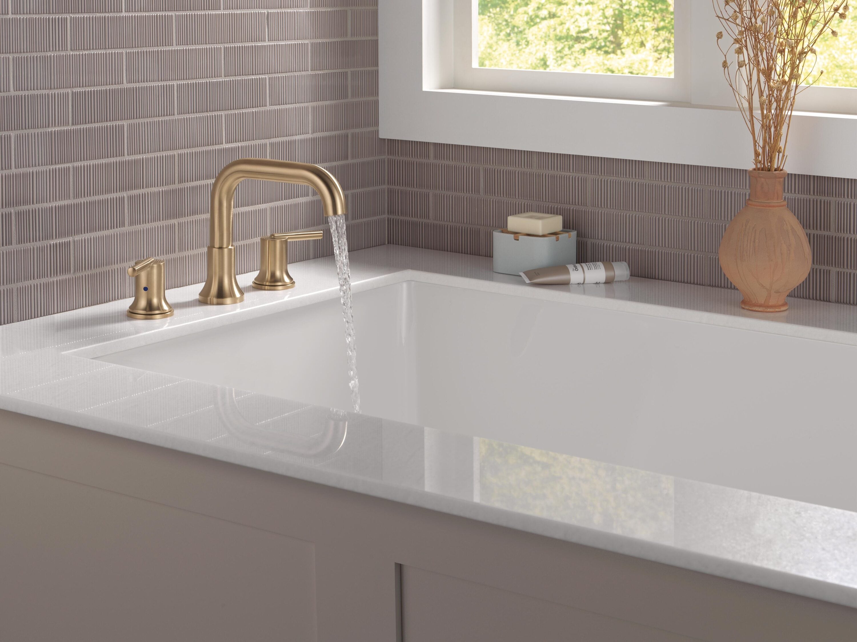 Delta T2754-CZ Roman-Tub-Faucets - View #2