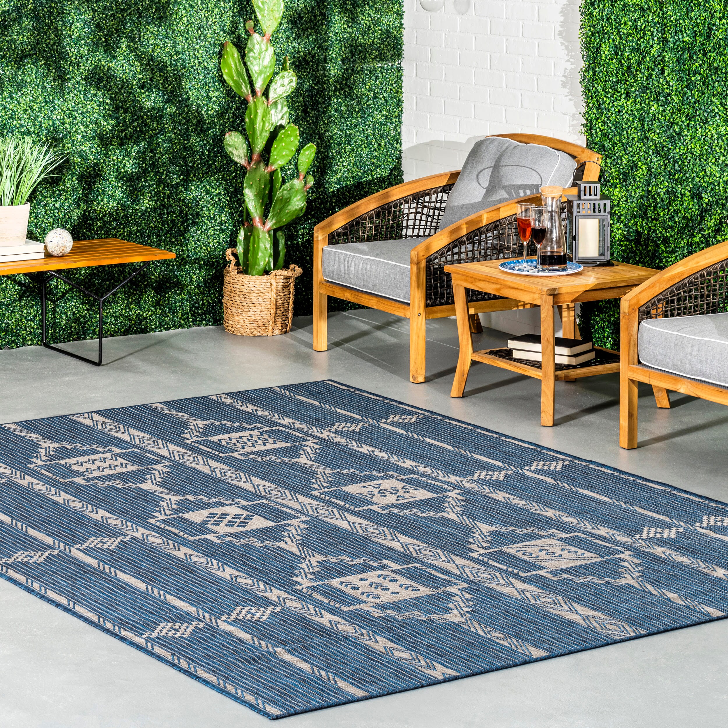 nuLOOM GBCB49C-8010 Claudia 8 x 10 (ft) Loomed Polypropylene Blue Rectangular Indoor/Outdoor Tribal Southwestern Vacuum regularly Area rug