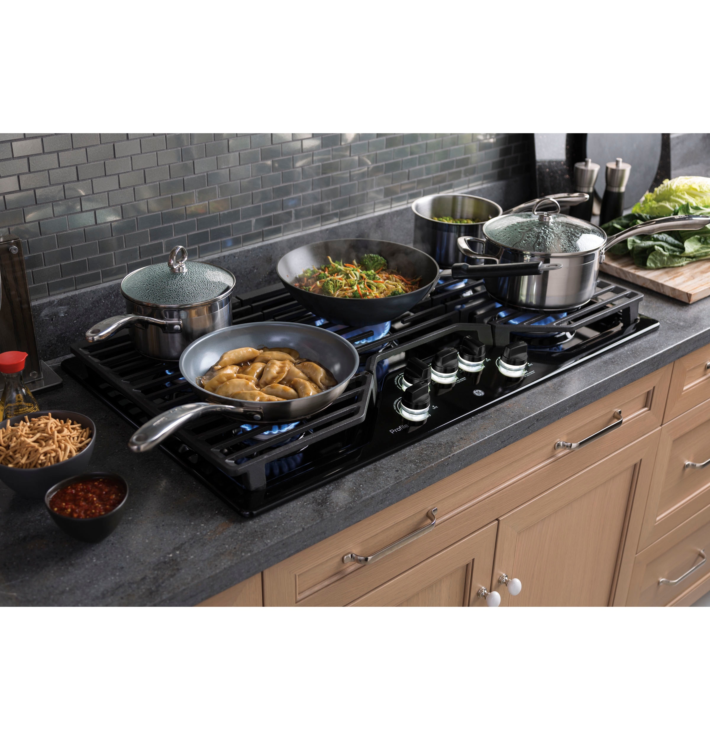 GE Profile PGP7036SLSS 36 Built-in GAS Cooktop - Stainless Steel