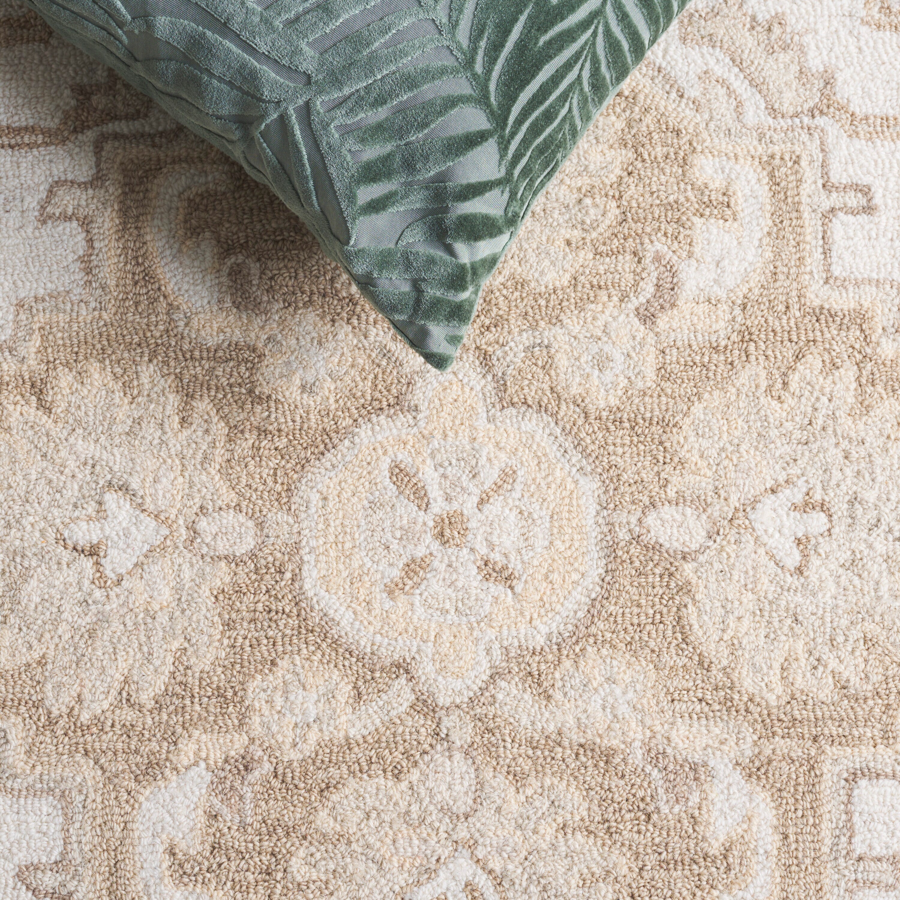Safavieh MET757B-5 rugs - View #4