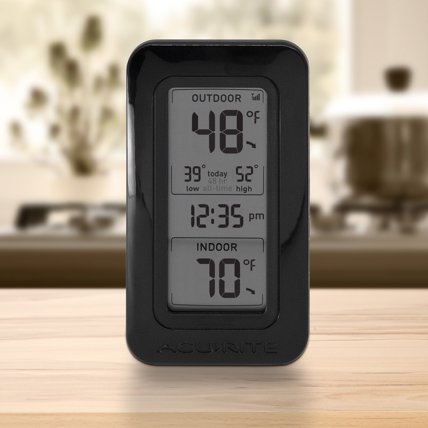AcuRite Digital Wireless Indoor or Outdoor Black Thermometer with Clock in  the Thermometer Clocks department at