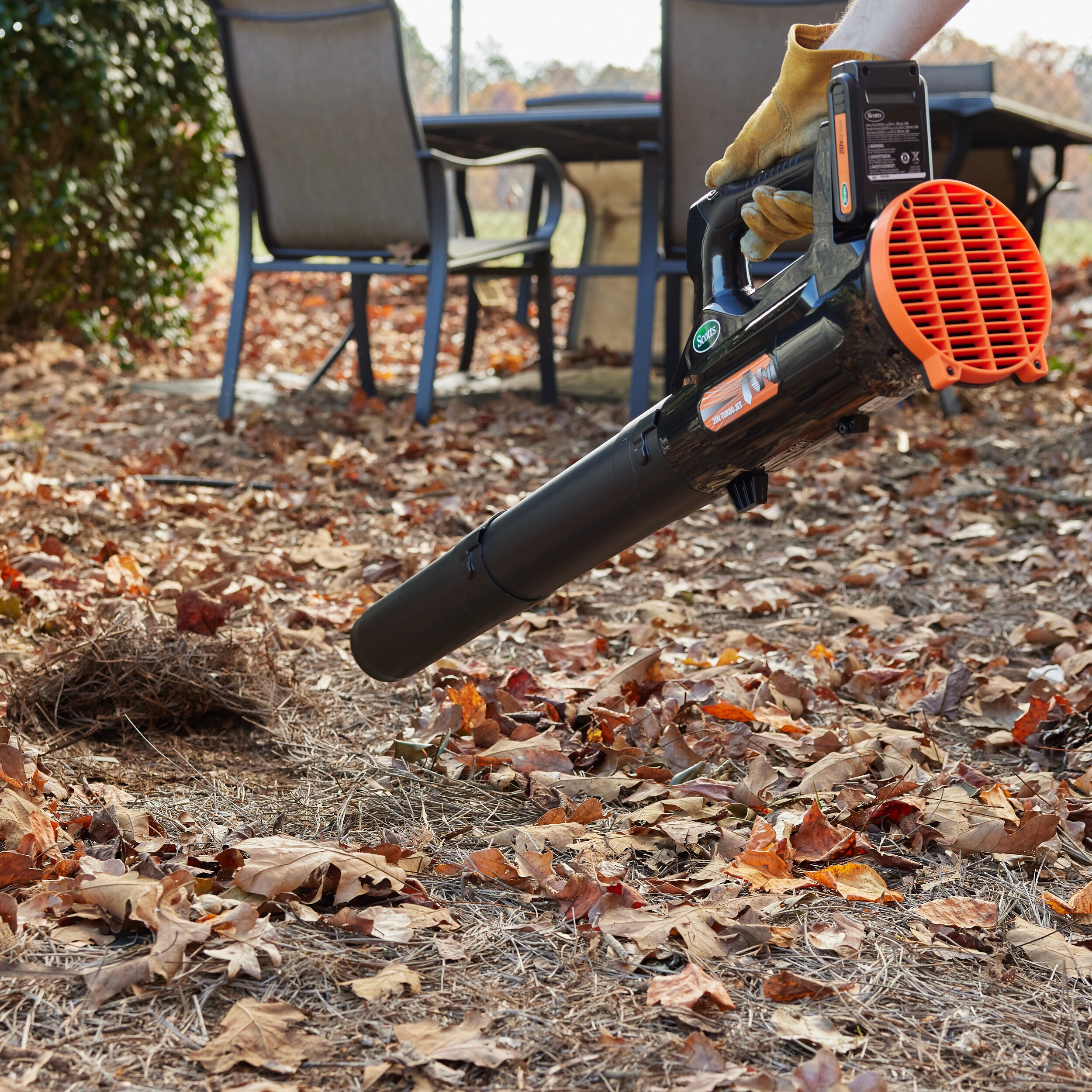 Scotts 20-Volt 20-volt 370-CFM 100-MPH Battery Handheld Leaf Blower 2 ...