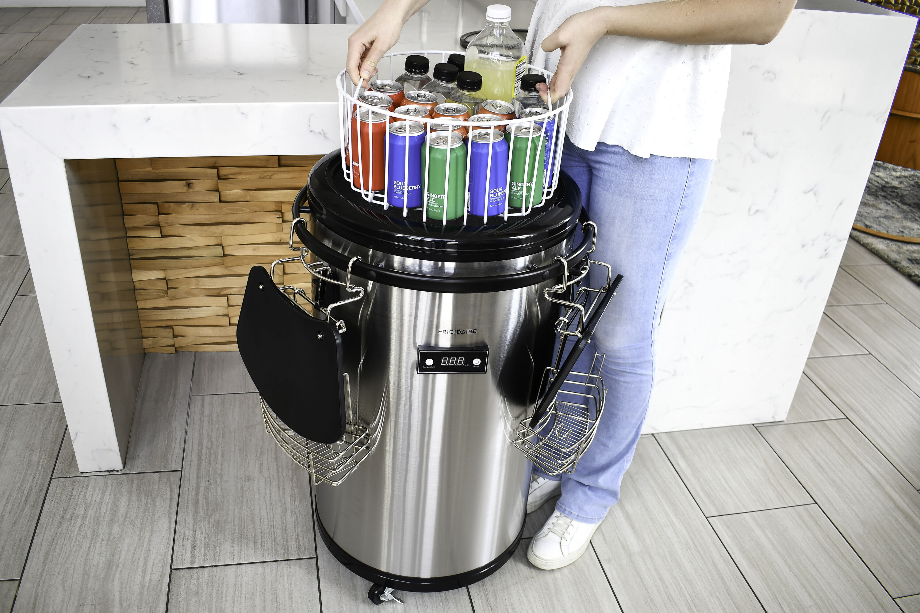 Frigidaire EFRP245 Beverage-Coolers - View #6