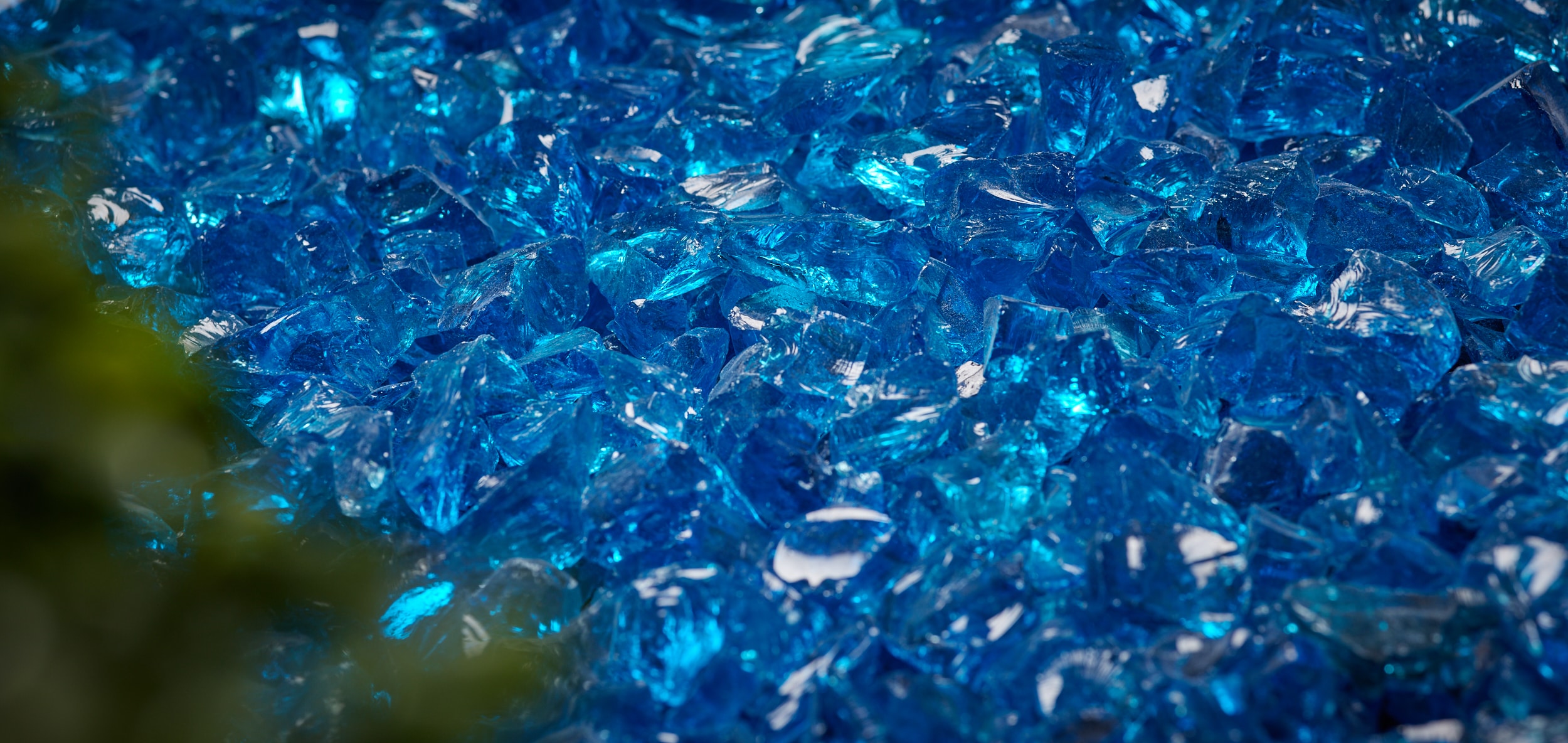 Dragon Glass Sea Blue 20 Lb 20 Lb Blue Landscape Glass Less Than 05 In Rock Size Dfg20 L016m 1588