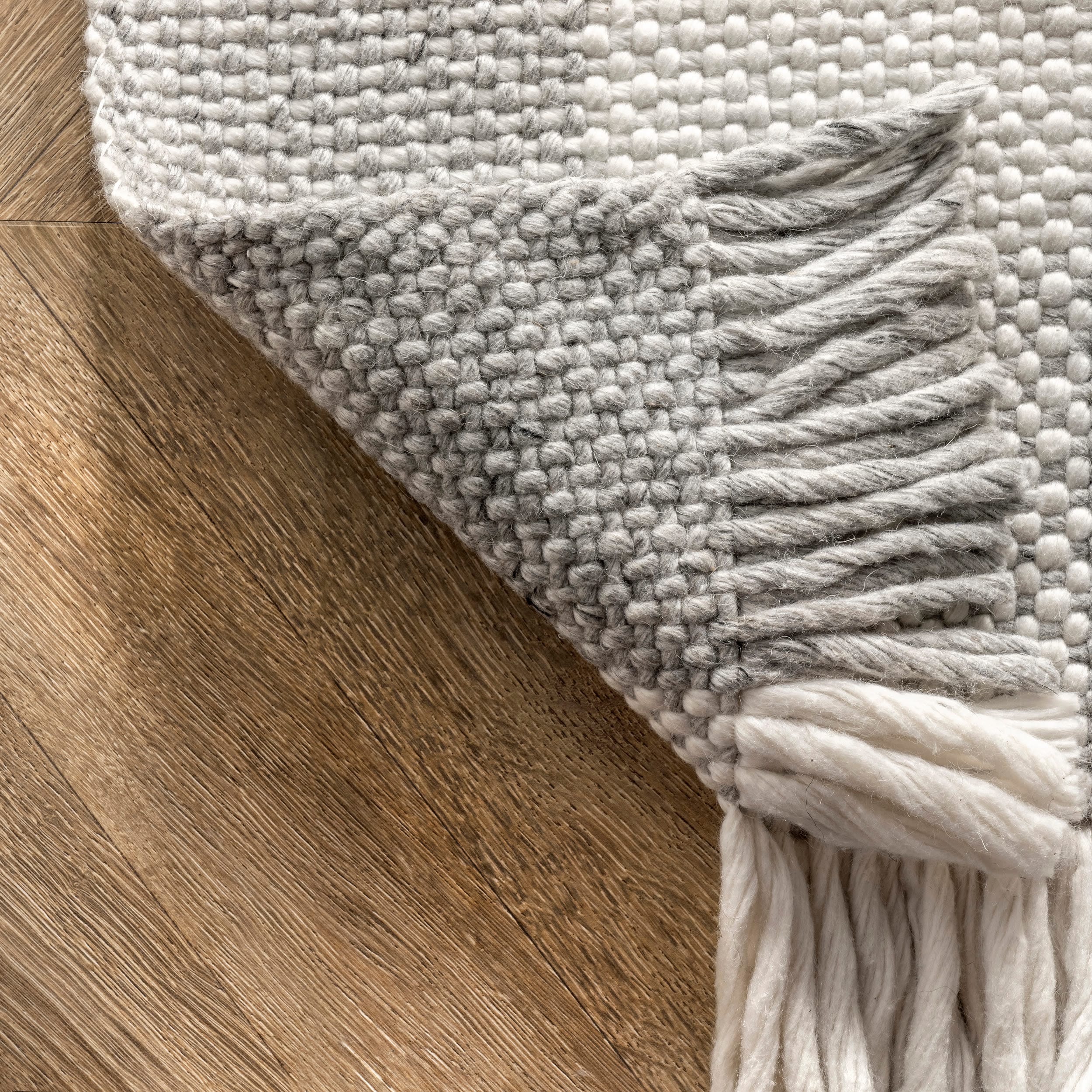 Ellis Farmhouse Plaid 5'x8' Gray Synthetic Easy-Care Area Rug