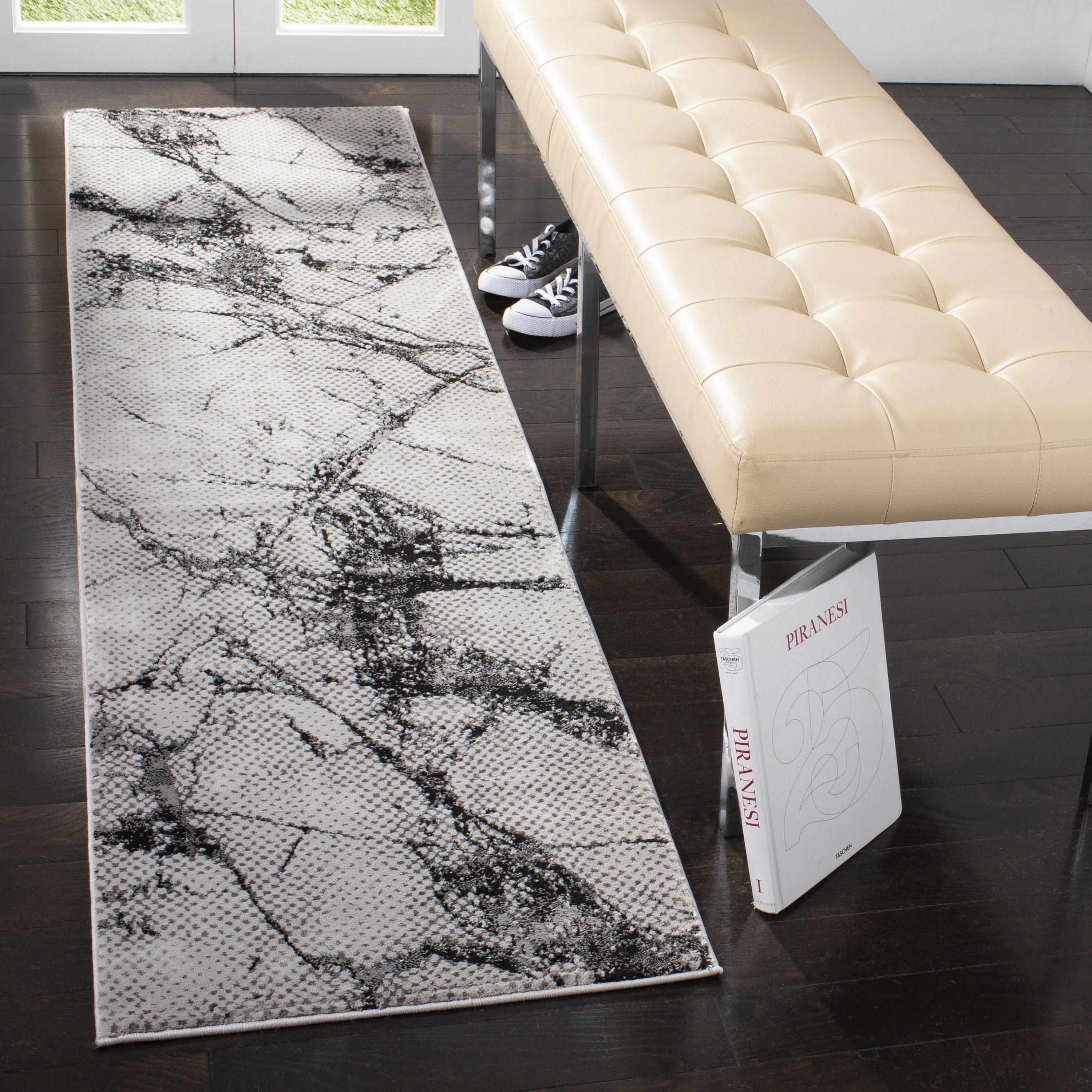 Safavieh LUR187H-28 Lurex Appo 2 x 8 (ft) Loomed Synthetic Gray/Black Rectangular Indoor Abstract Industrial Runner rug