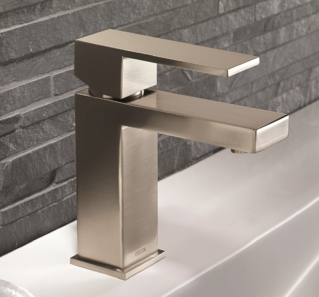 Delta Modern Stainless 4-in centerset 1-Handle WaterSense Bathroom Sink  Faucet with Drain 567LF-SSPP at Lowes.com