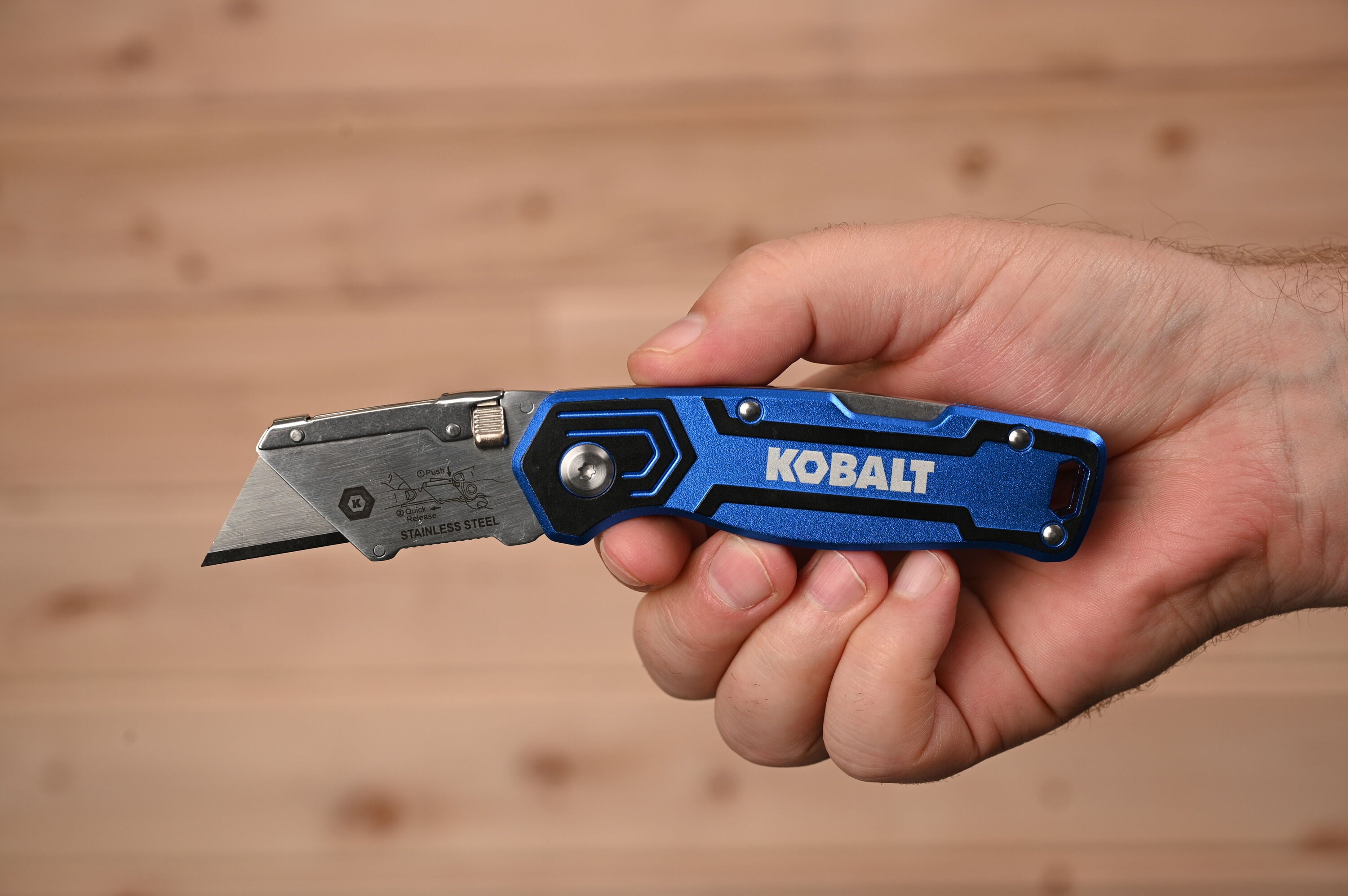 Kobalt 8-in Serrated Molded Grip Scissors