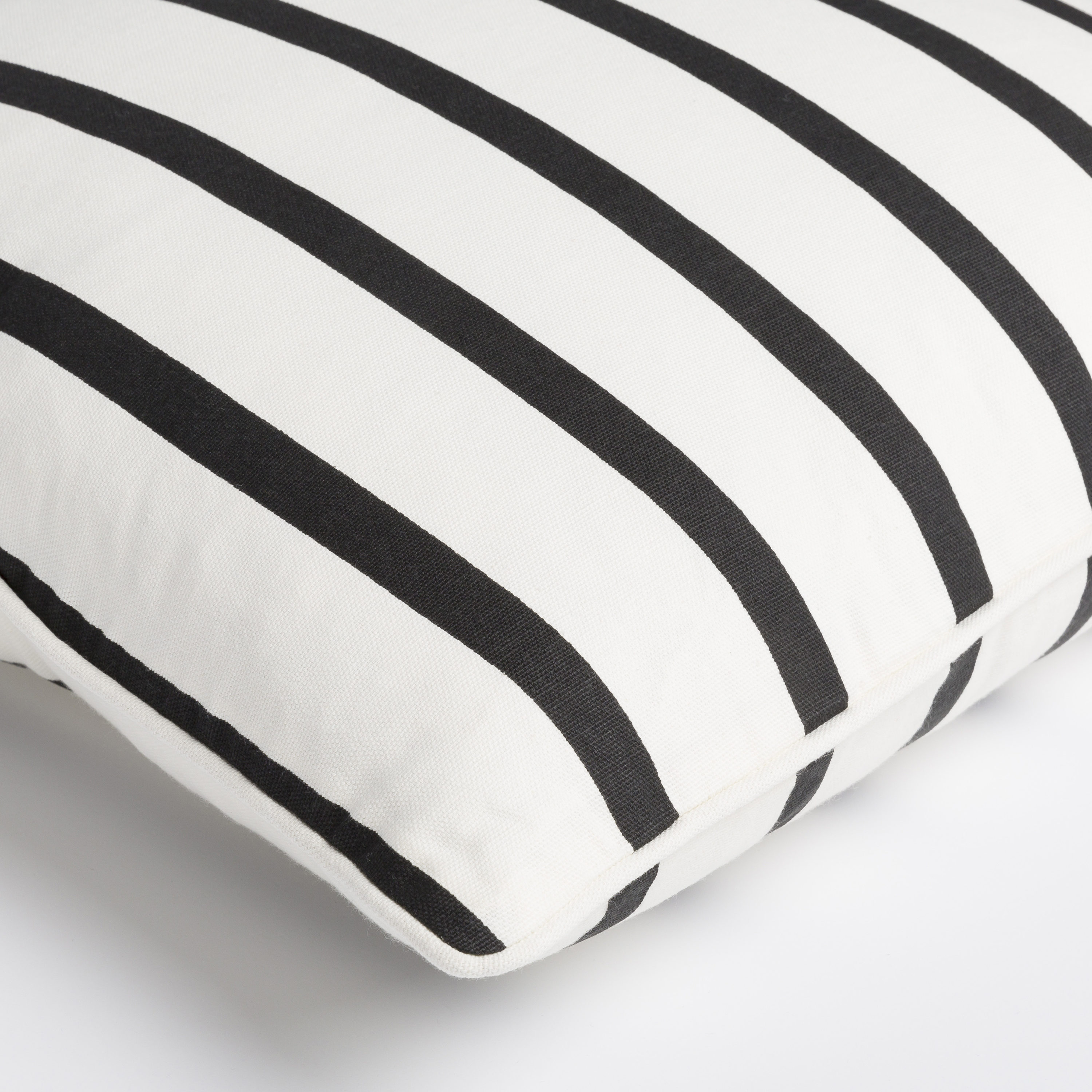 Surya GLYP7076-1818P Accent-Pillows - View #3