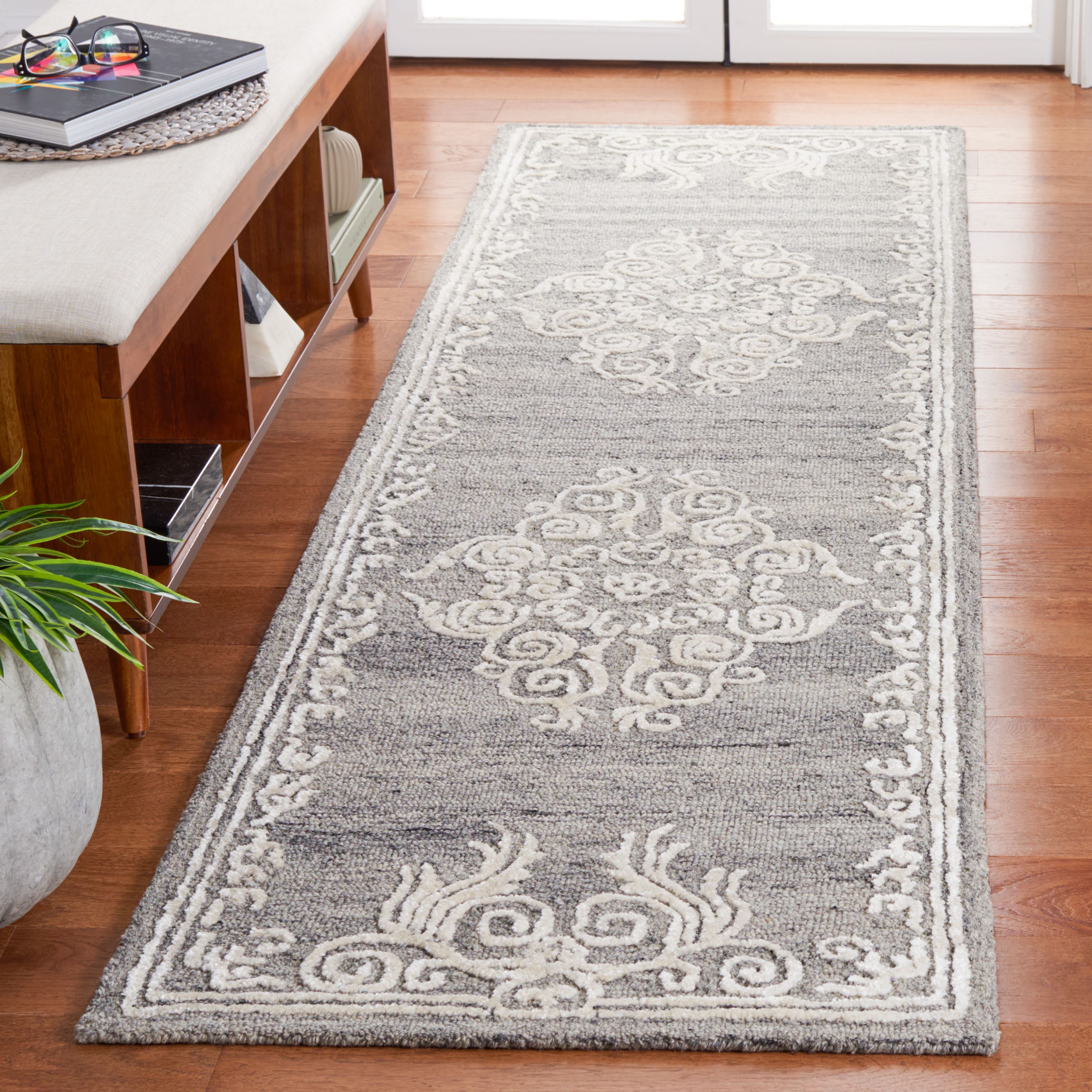  Glamour 604 Gray/Ivory Traditional 2ft-3in x 8ft Runner Rug