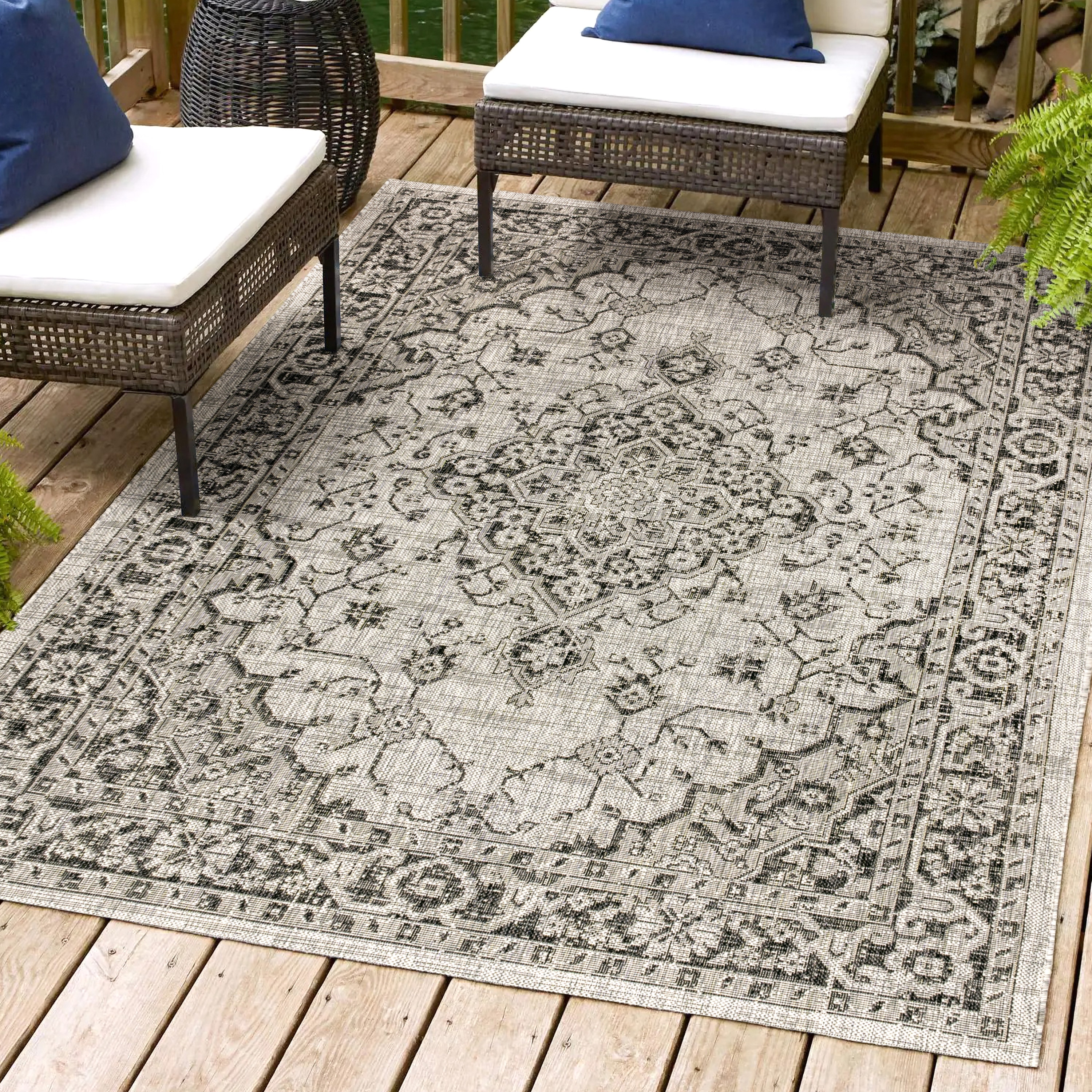 JONATHAN  Y SMB102D-8 Santa Monica Rozetta Boho Textured Weave 8 x 10 (ft) Loomed Polypropylene Gray/Black Rectangular Indoor/Outdoor Border Coastal Area rug