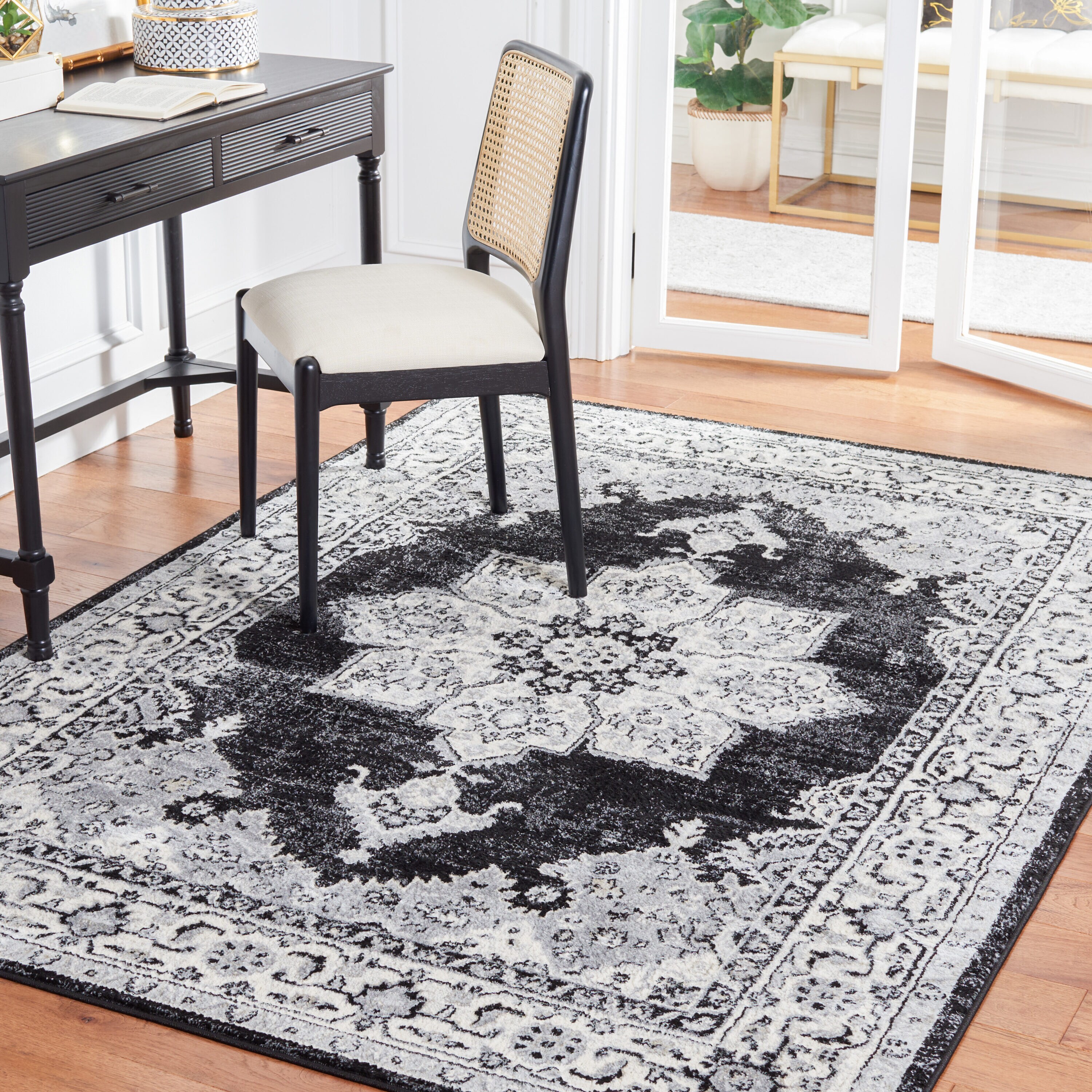 Brentwood 847A Ivory Black 4ft x 6ft Small Rectangle Rug