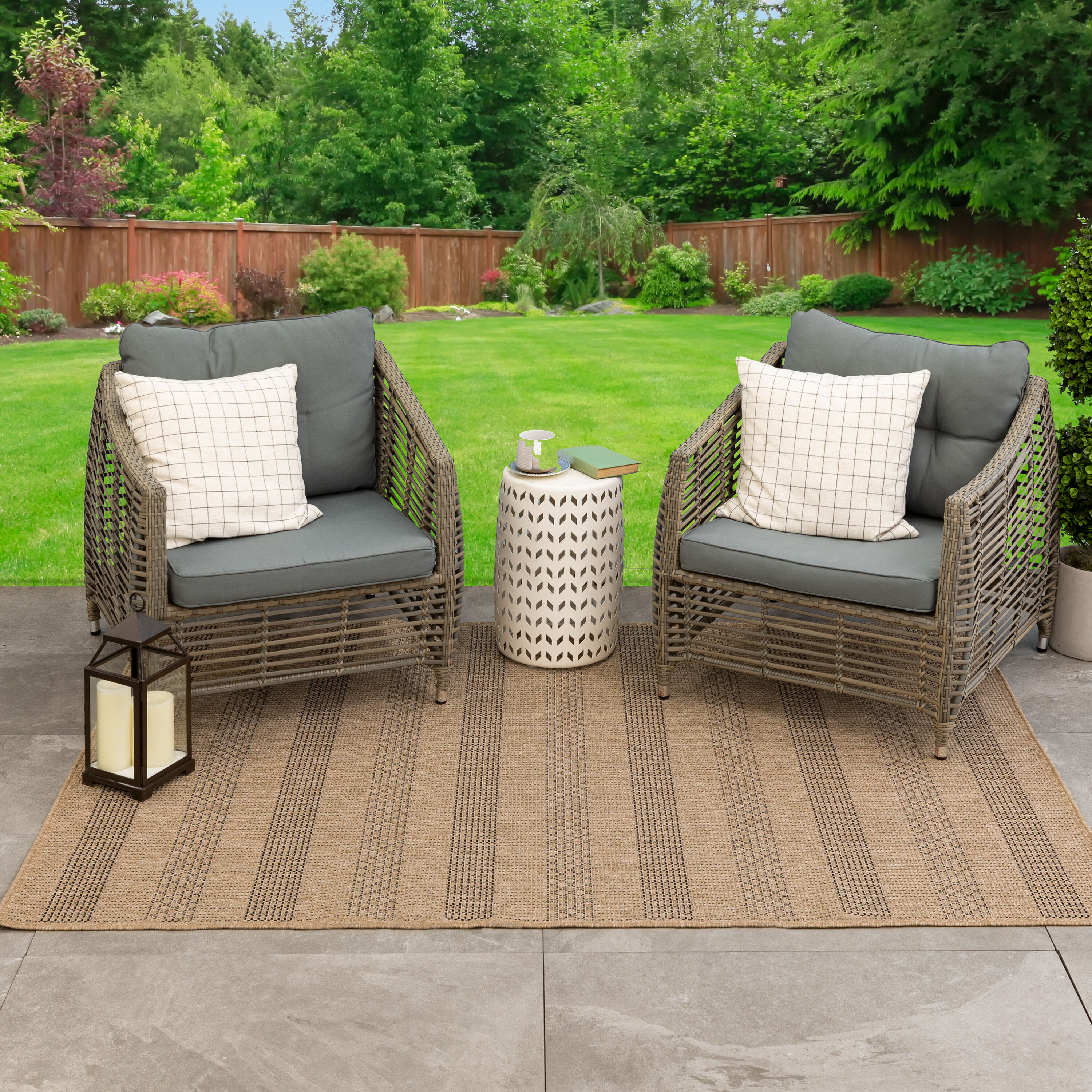 allen + roth with STAINMASTER R1346 101 063090 Natural Stripe 5 x 7 (ft) Loomed Polypropylene Natural Rectangular Outdoor Area rug