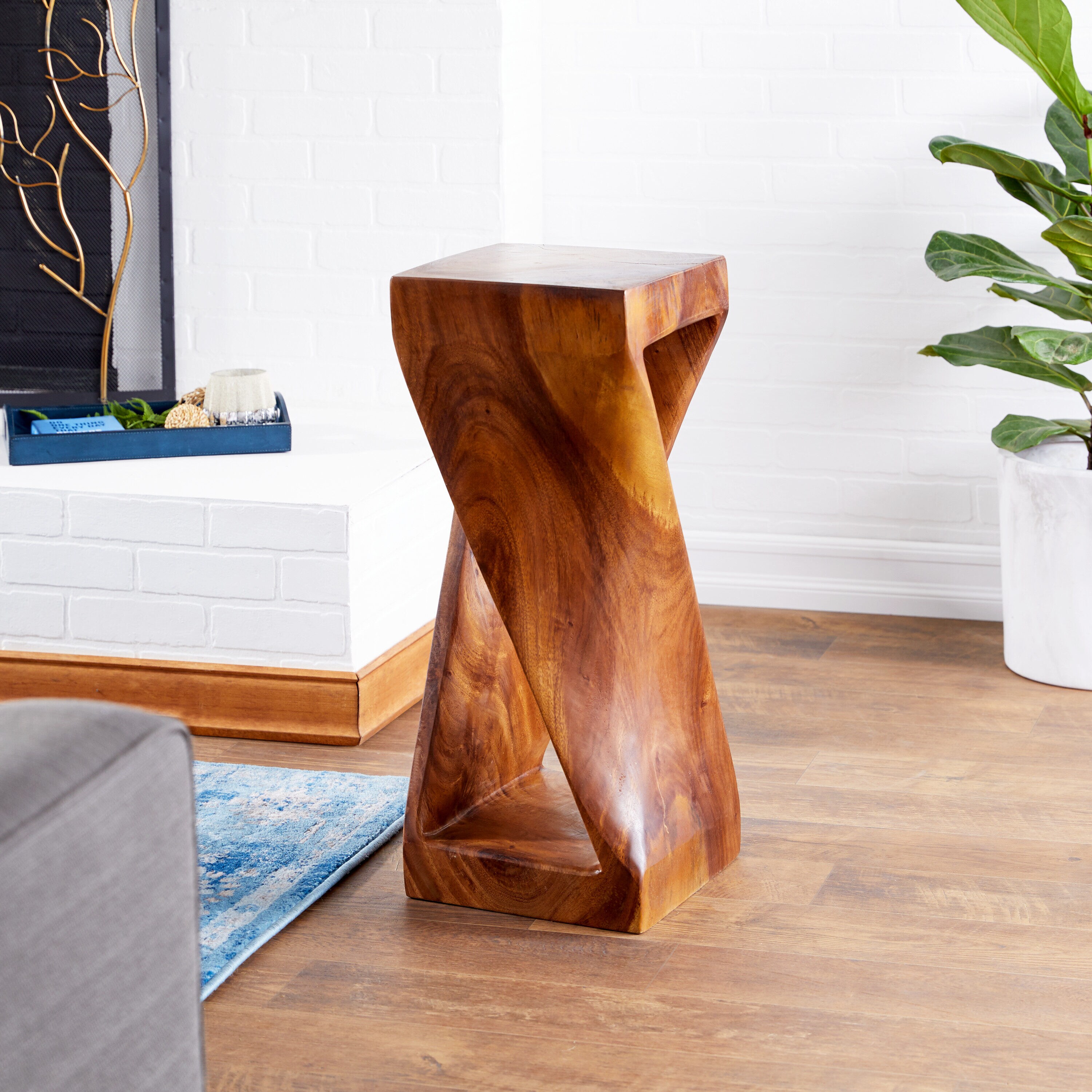 Twisted store end table