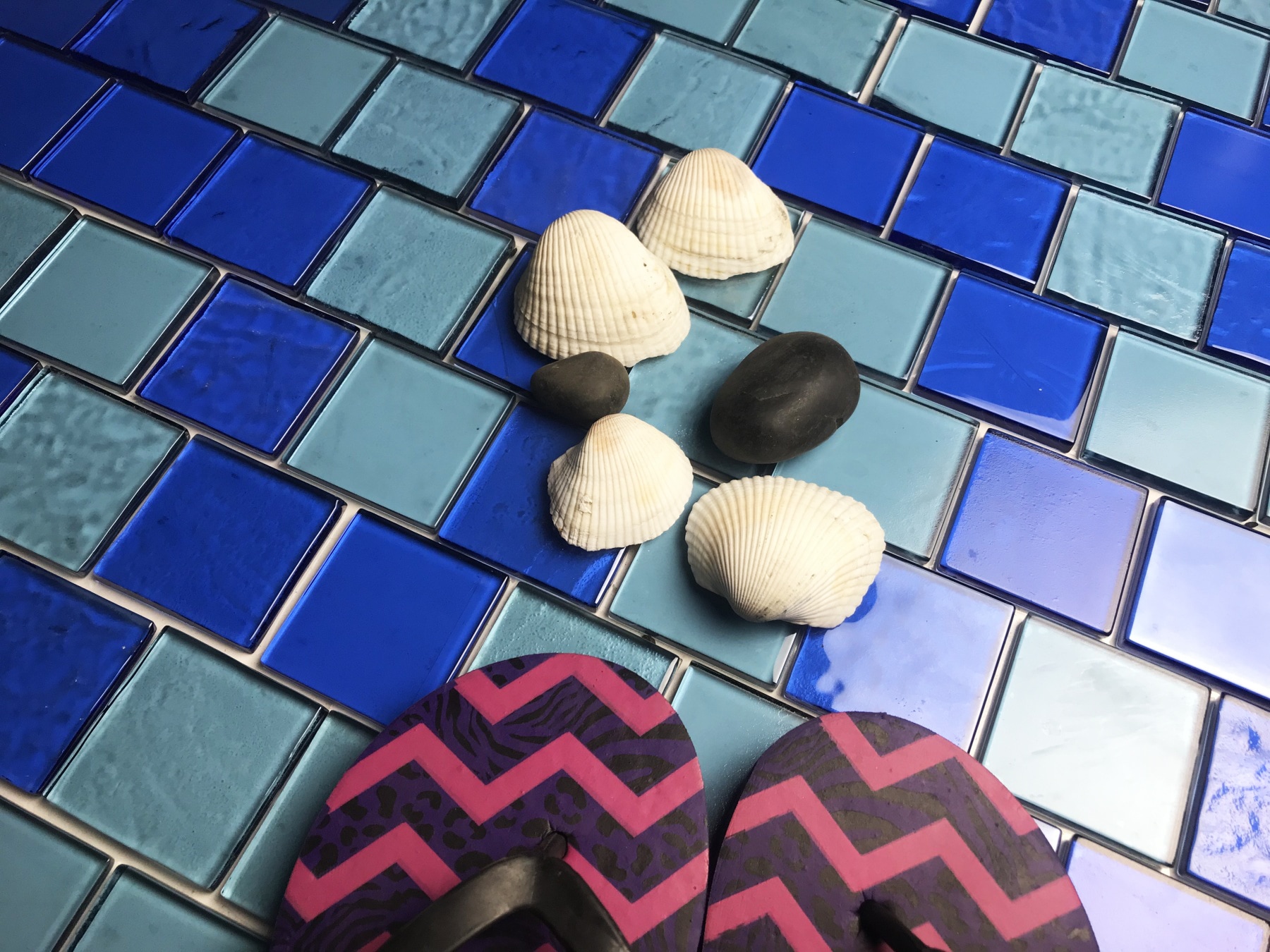 Landscape Blue Glossy Glass Mosaic Tile for Pools and Kitchens