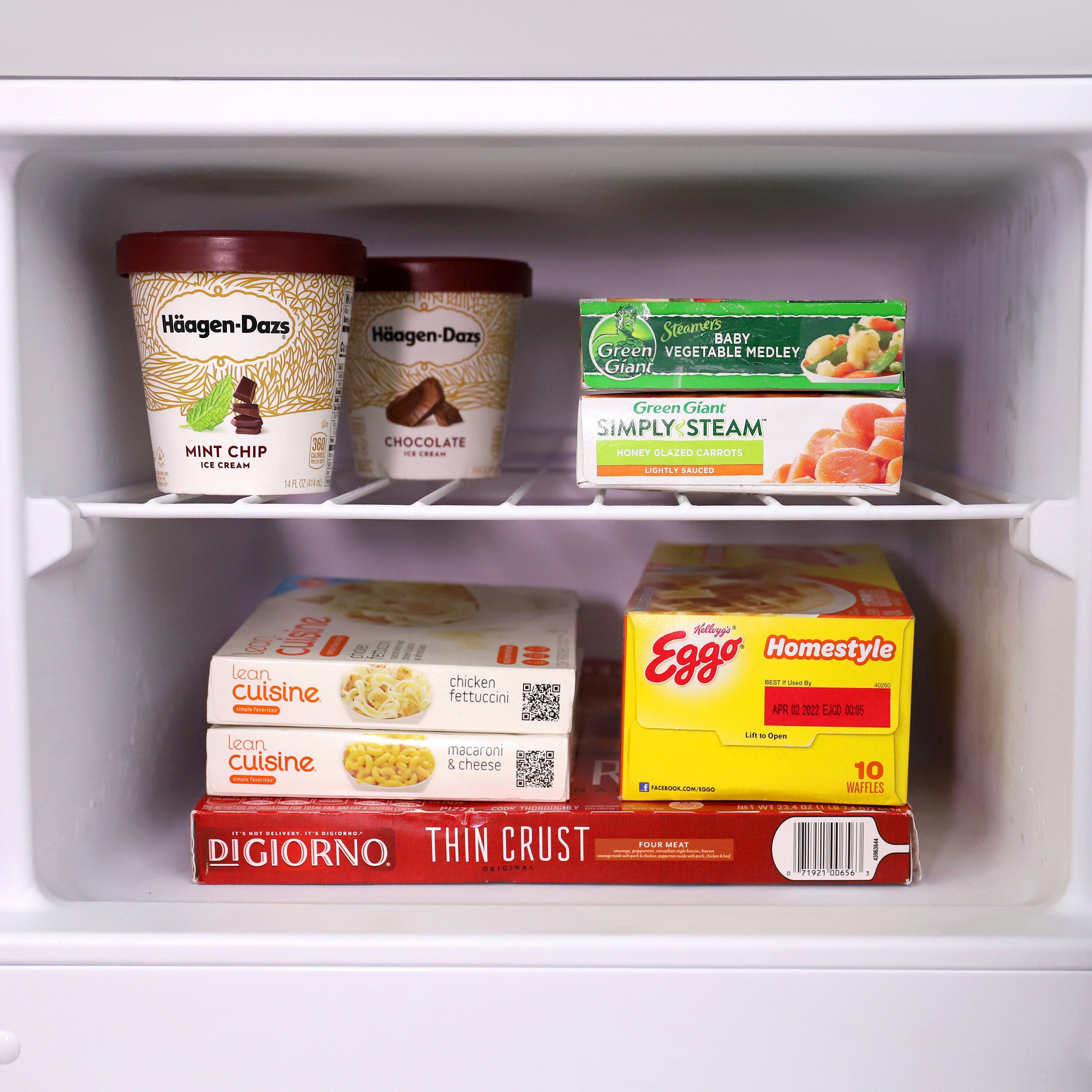 Avanti MCR74V3S Top-Freezer-Refrigerators - View #5