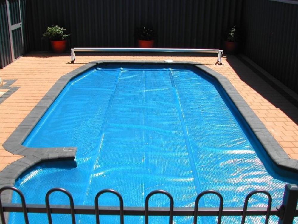 In The Swim 18 x 36 Foot Rectangle Basic Pool Solar Blanket Cover 8 Mil 