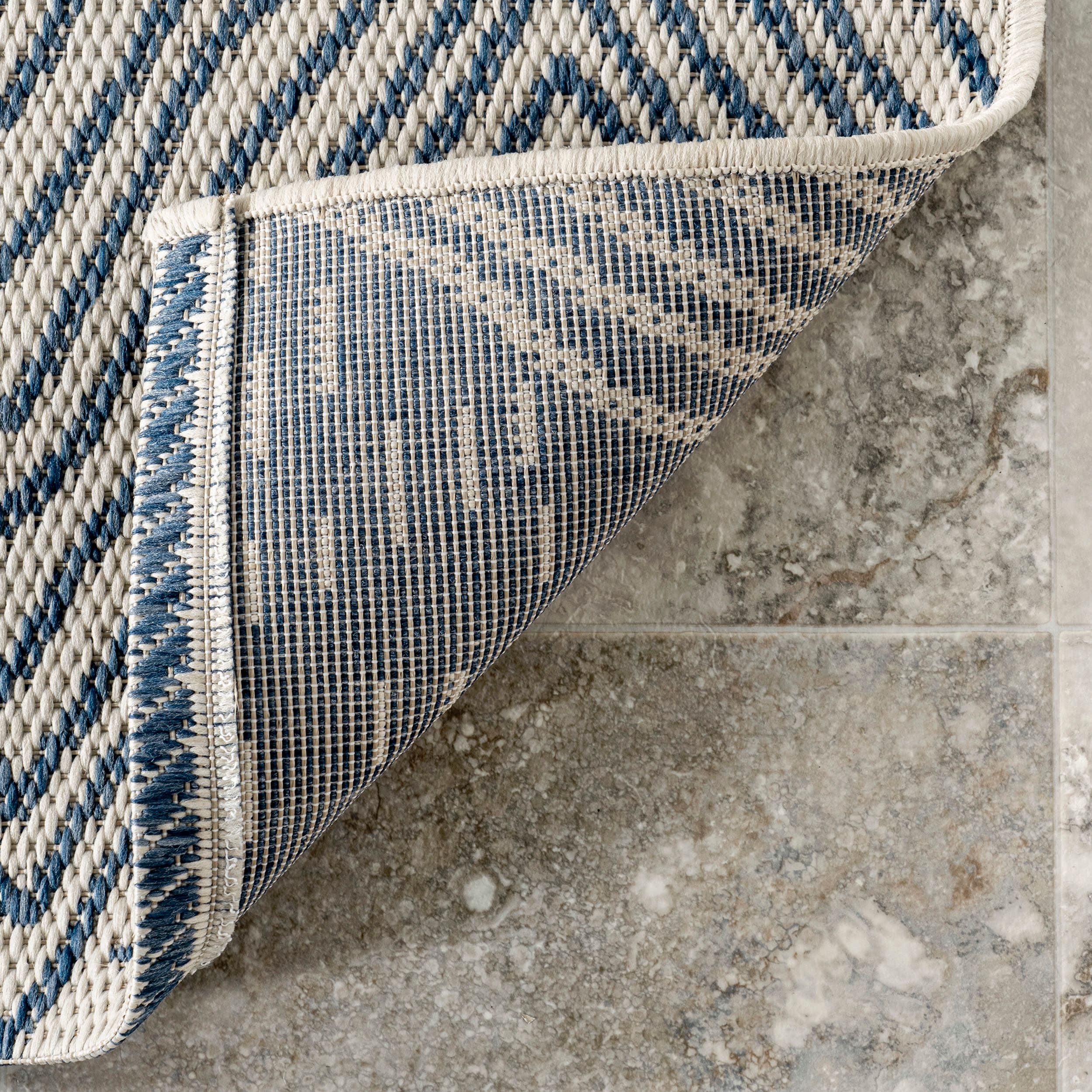 Reversible Chevron Waves Blue Synthetic 3'x5' Indoor/Outdoor Rug