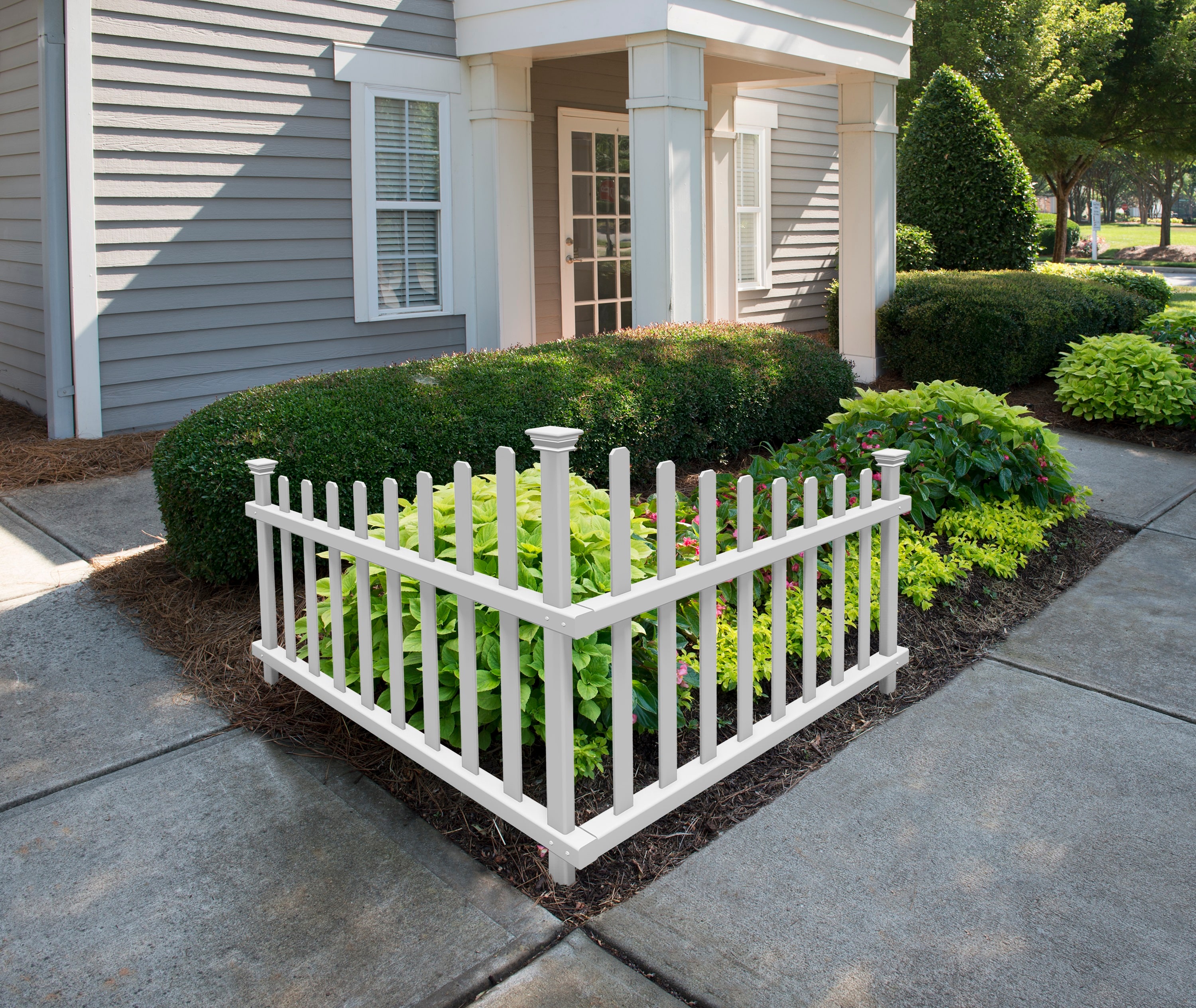 Ashley White Vinyl Scallop Corner Fence Panels, 2.5-ft x 3-ft