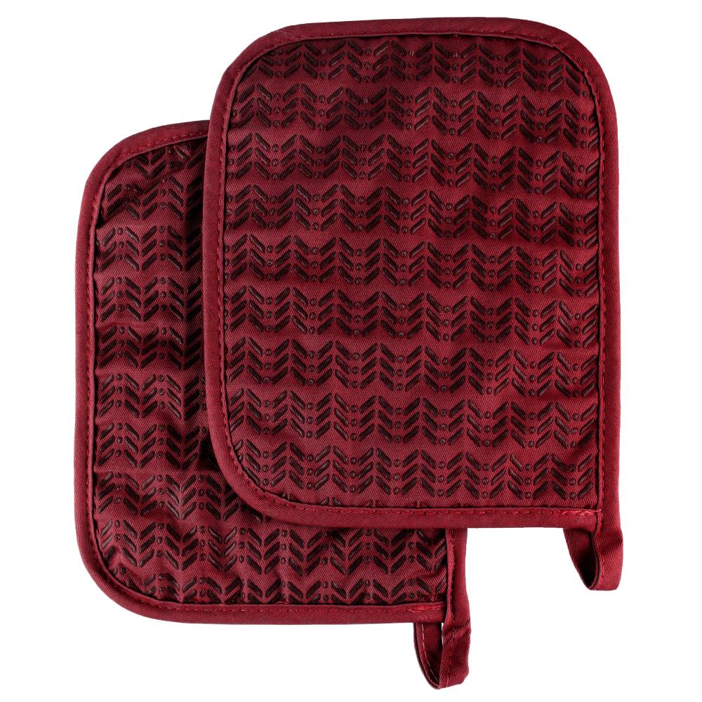 Hastings Home Pot Holder Set With Silicone Grip, Quilted And Heat Resistant  (Set of 2) By Hastings Home (Burgundy) - Durable, Easy Storage, Firm Grip  in the Kitchen Towels department at