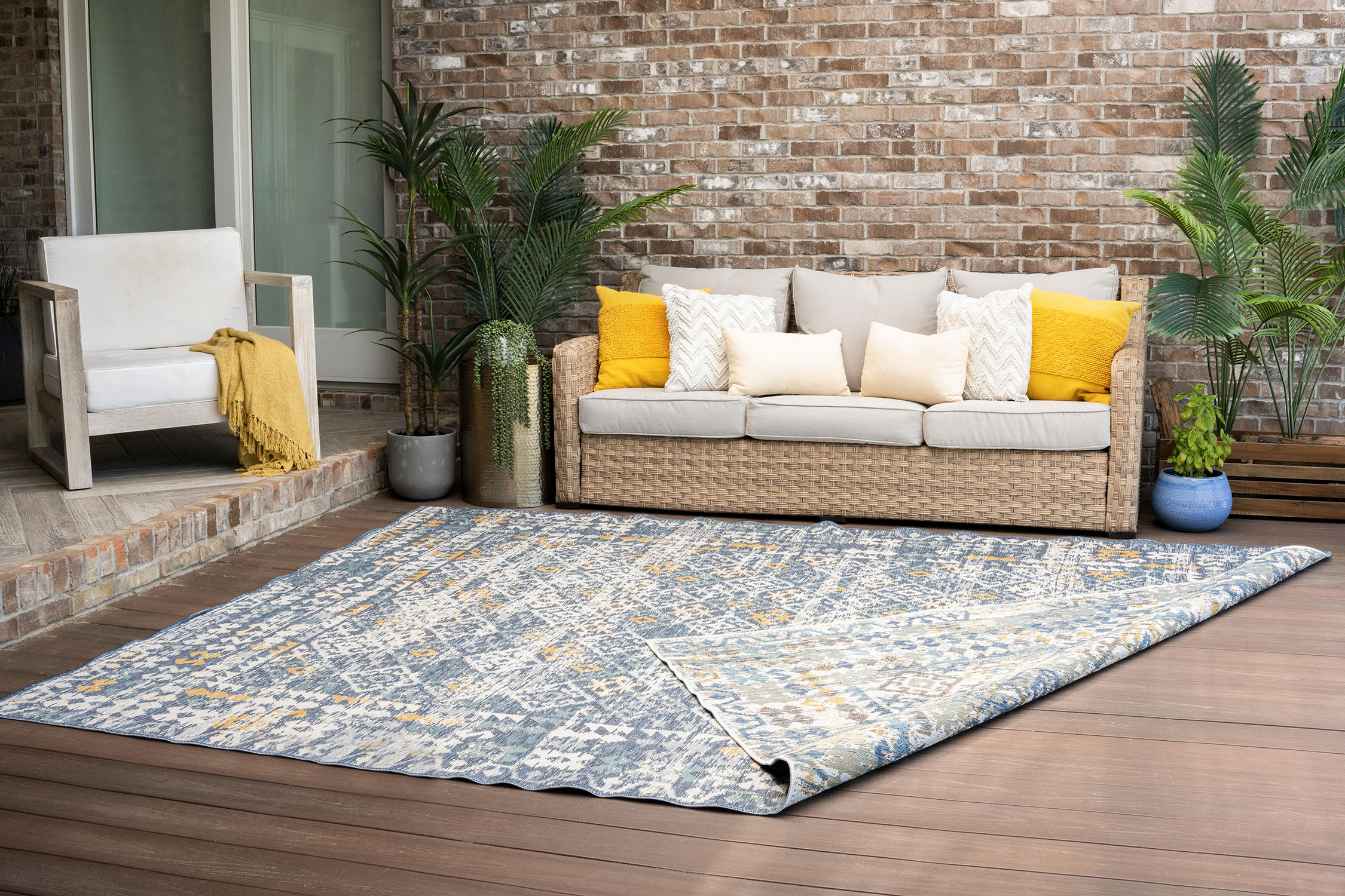 Tayse FLO1107 5X7 Flora 5 x 7 (ft) Loomed Polypropylene Navy Rectangular Indoor/Outdoor Area rug