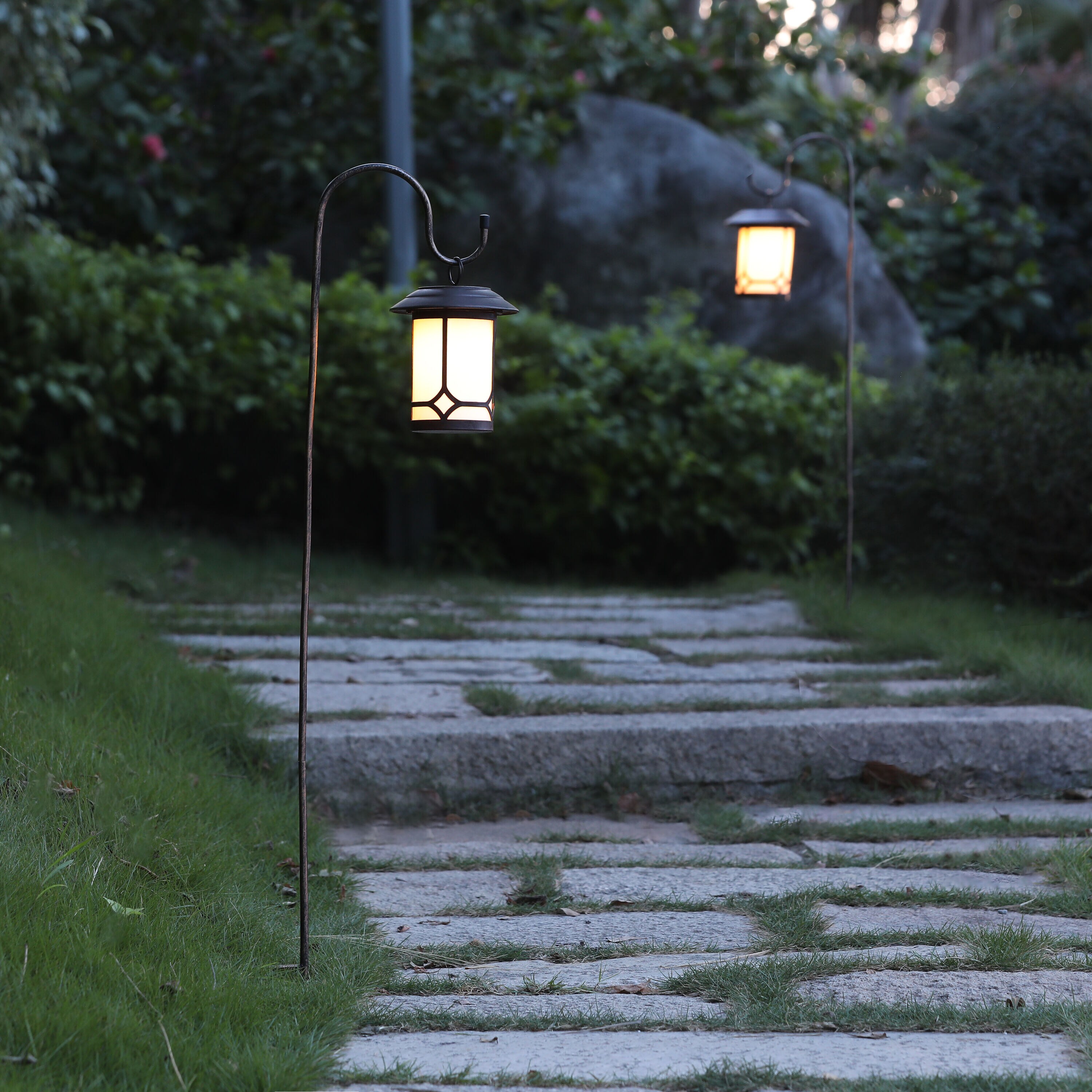 LuxenHome WH079 Path-Lights - View #4