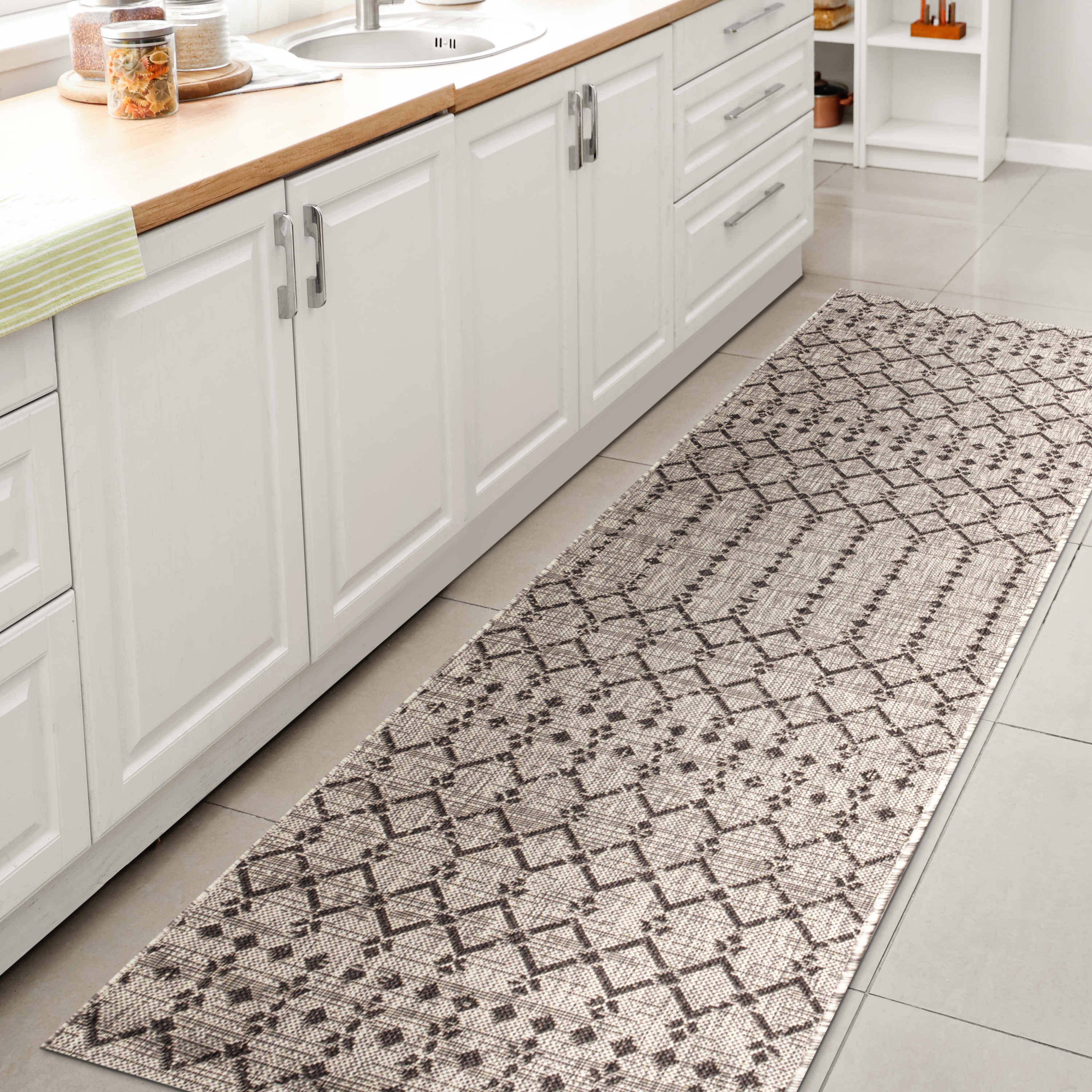 JONATHAN  Y SMB108E-28 Santa Monica Ourika Filigree Textured Weave 2 x 8 (ft) Loomed Polypropylene Light Gray/Black Rectangular Indoor/Outdoor Distressed/Overdyed Coastal Runner rug