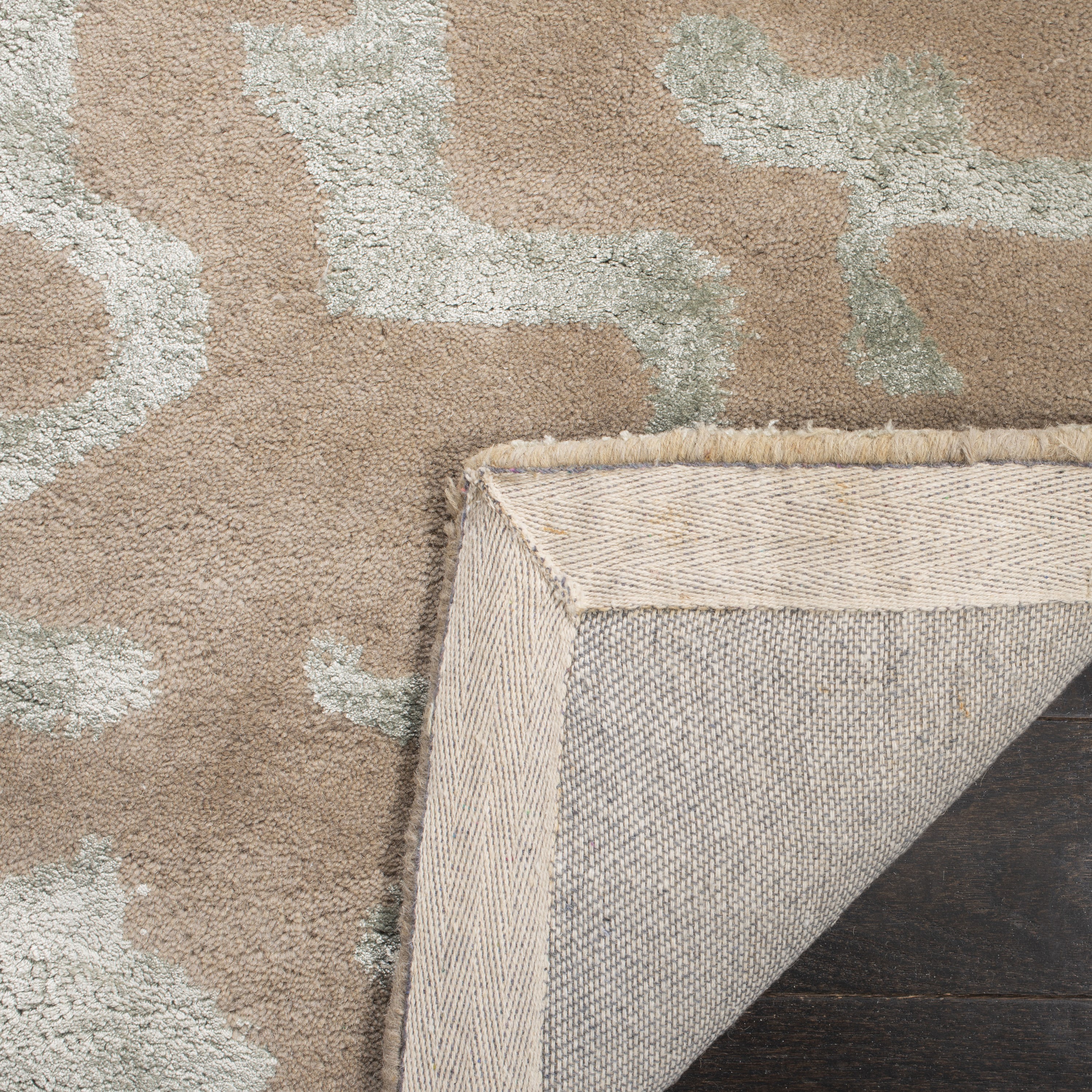 Safavieh SOH525B-2 rugs - View #4