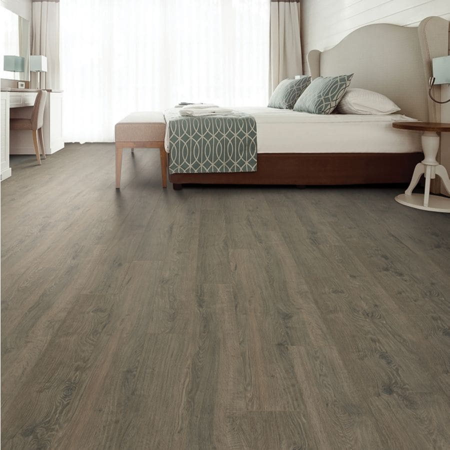 Pergo MAX Sterling Oak Thick Wood Plank Laminate Flooring (20.15-sq ft ...