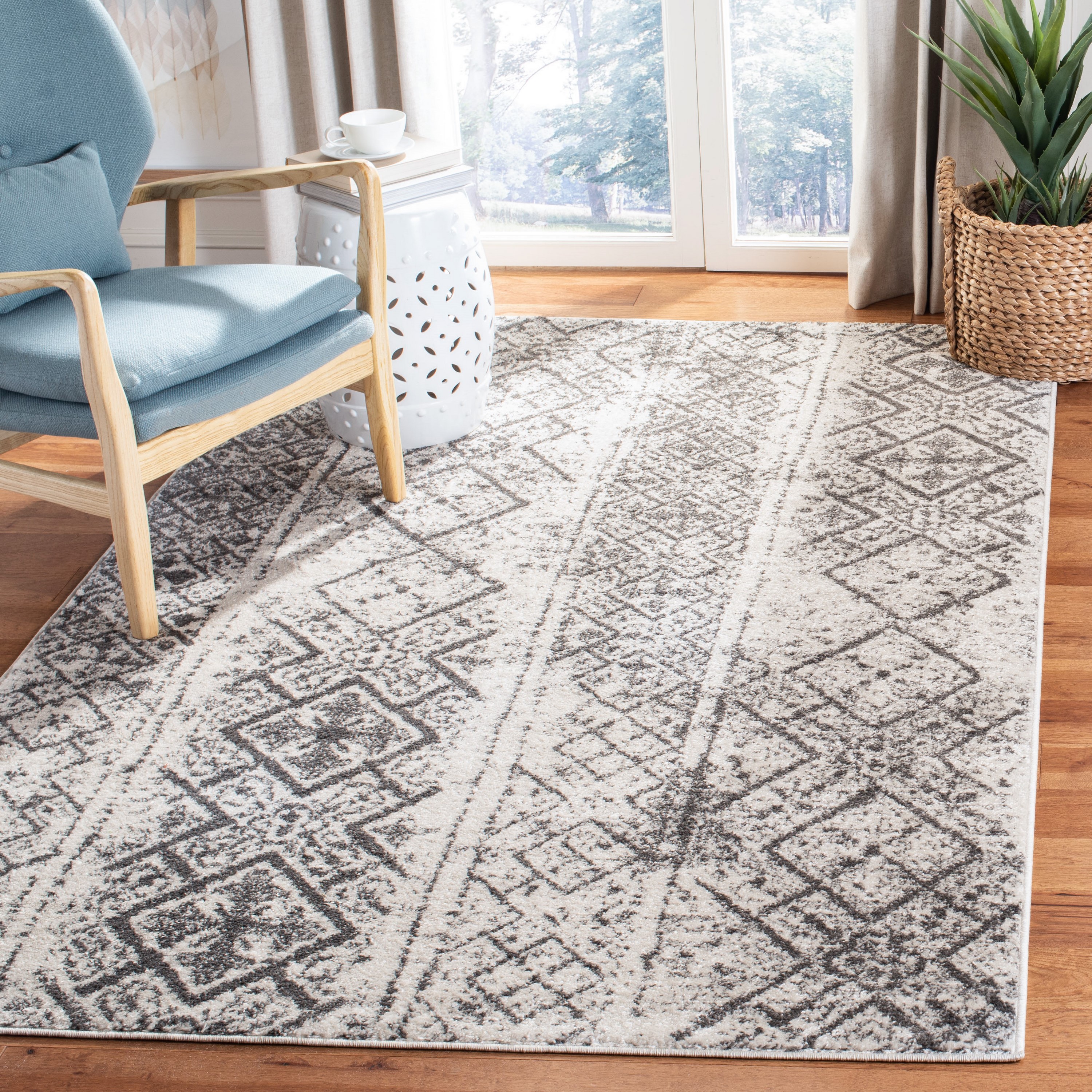 Safavieh ADR111H-6 Adirondack Winston 6 x 9 (ft) Loomed Polypropylene Silver/Black Rectangular Indoor Distressed/Overdyed Bohemian/Eclectic Area rug
