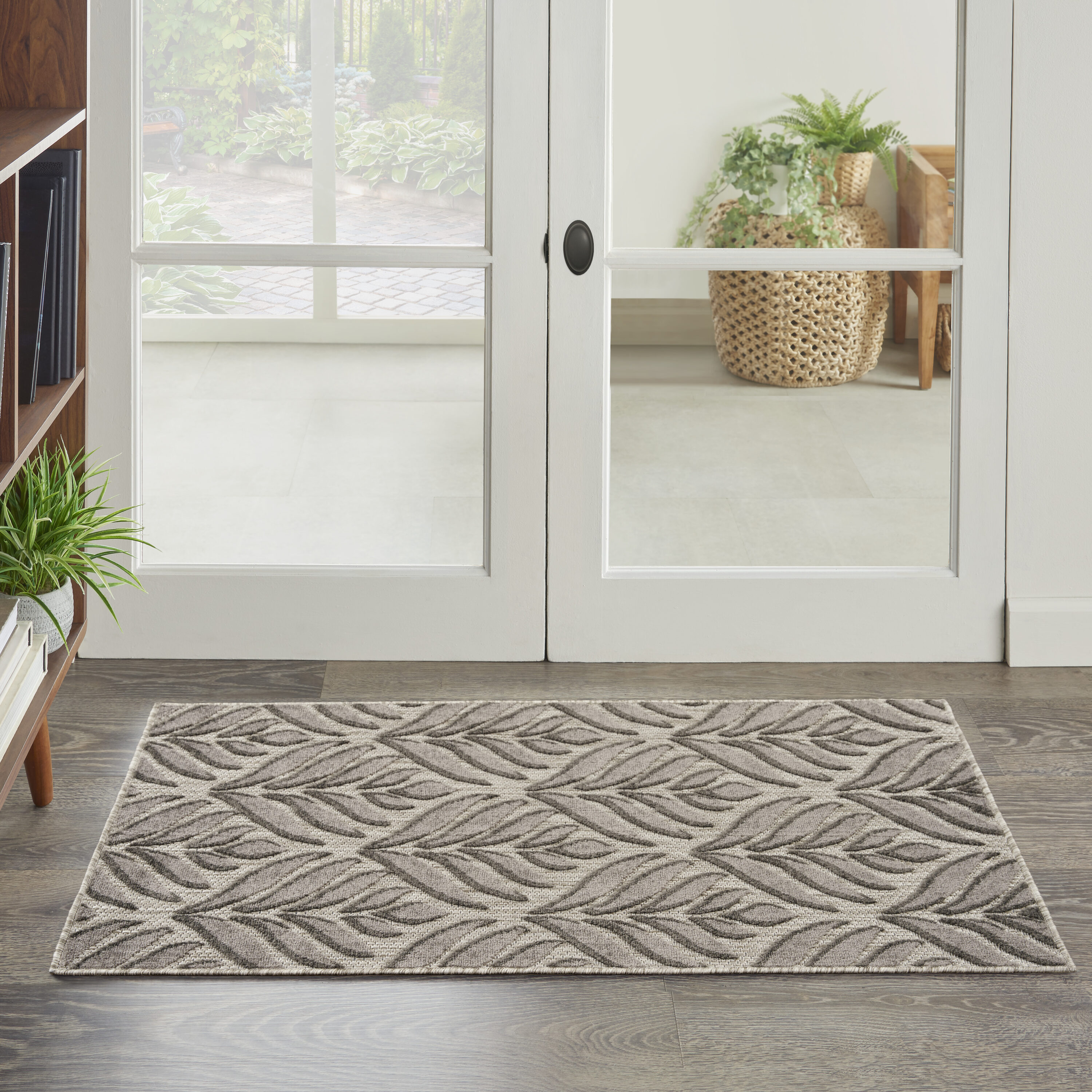 Nourison 099446174604 Aloha 3 x 4 (ft) Loomed Polypropylene Charcoal Rectangular Indoor/Outdoor Floral/Botanical Tropical Area rug
