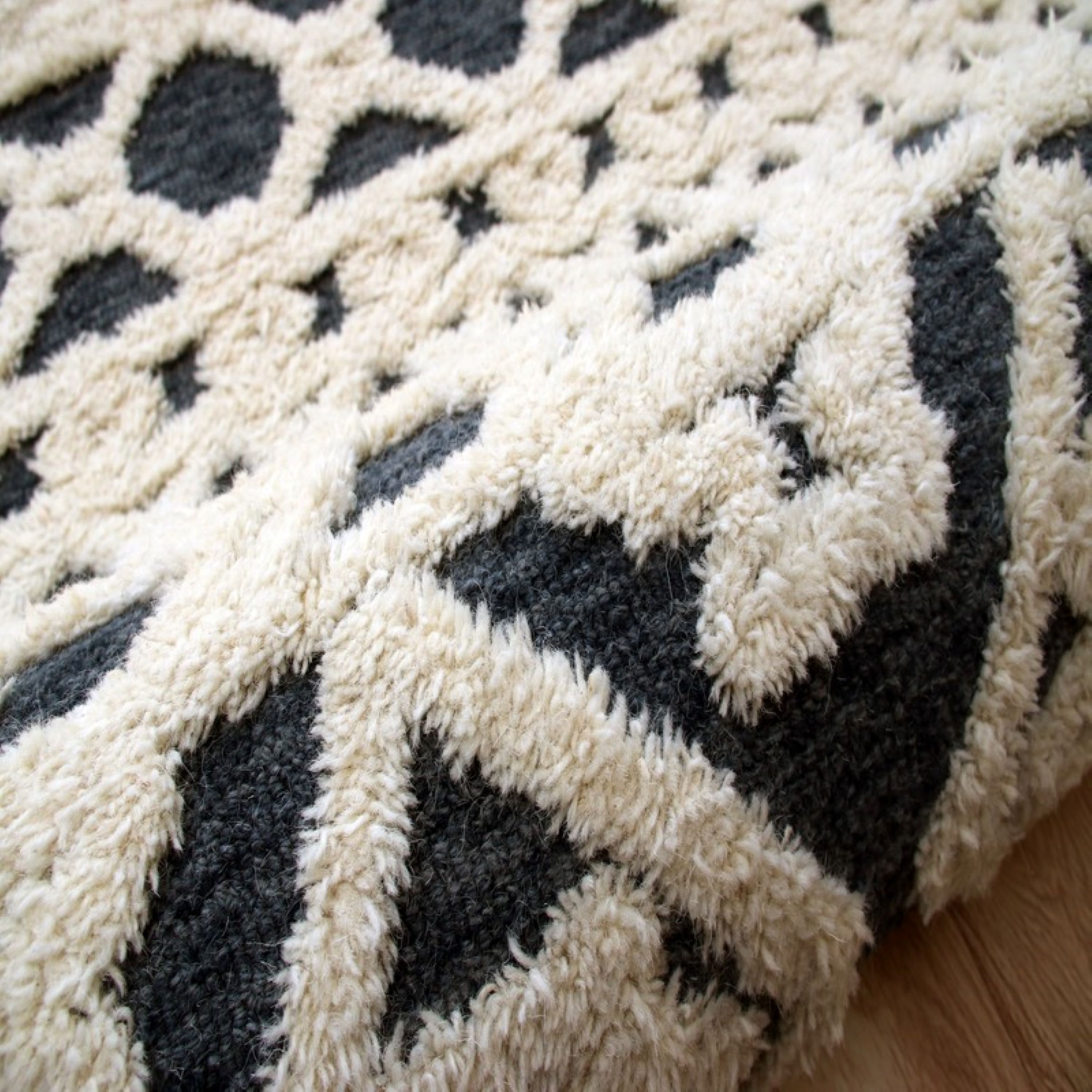 LR Home 3924A0084934J8 rugs - View #4
