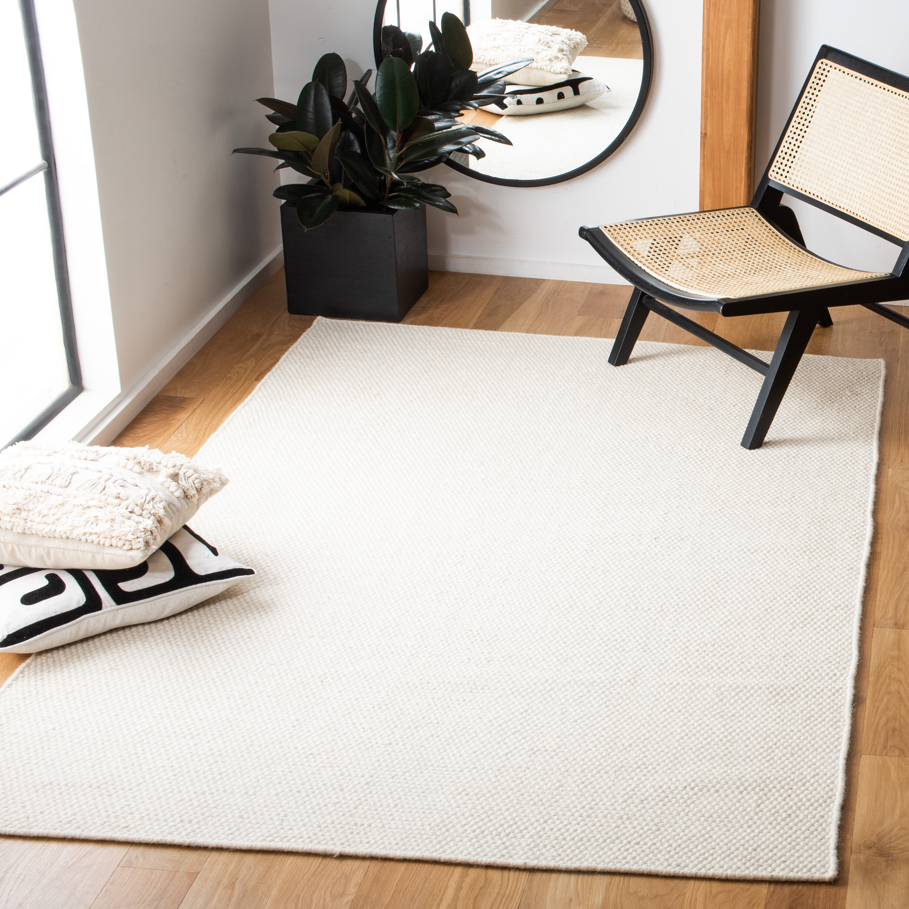 Vermont 5 x 8 (ft) Tufted Wool Ivory Rectangular Indoor Solid Spot Clean Only Area rug