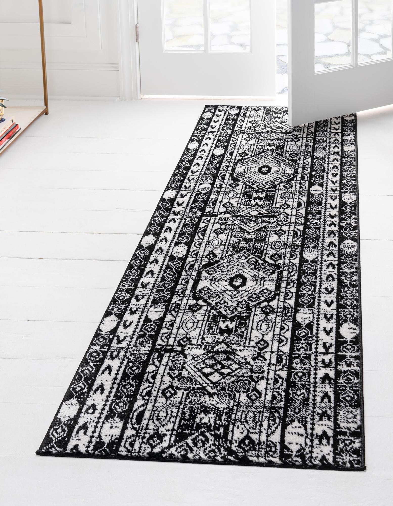 Unique Loom 3152060 Portland 2 x 8 (ft) Loomed Polypropylene Black and White Rectangular Indoor Stripe Runner rug