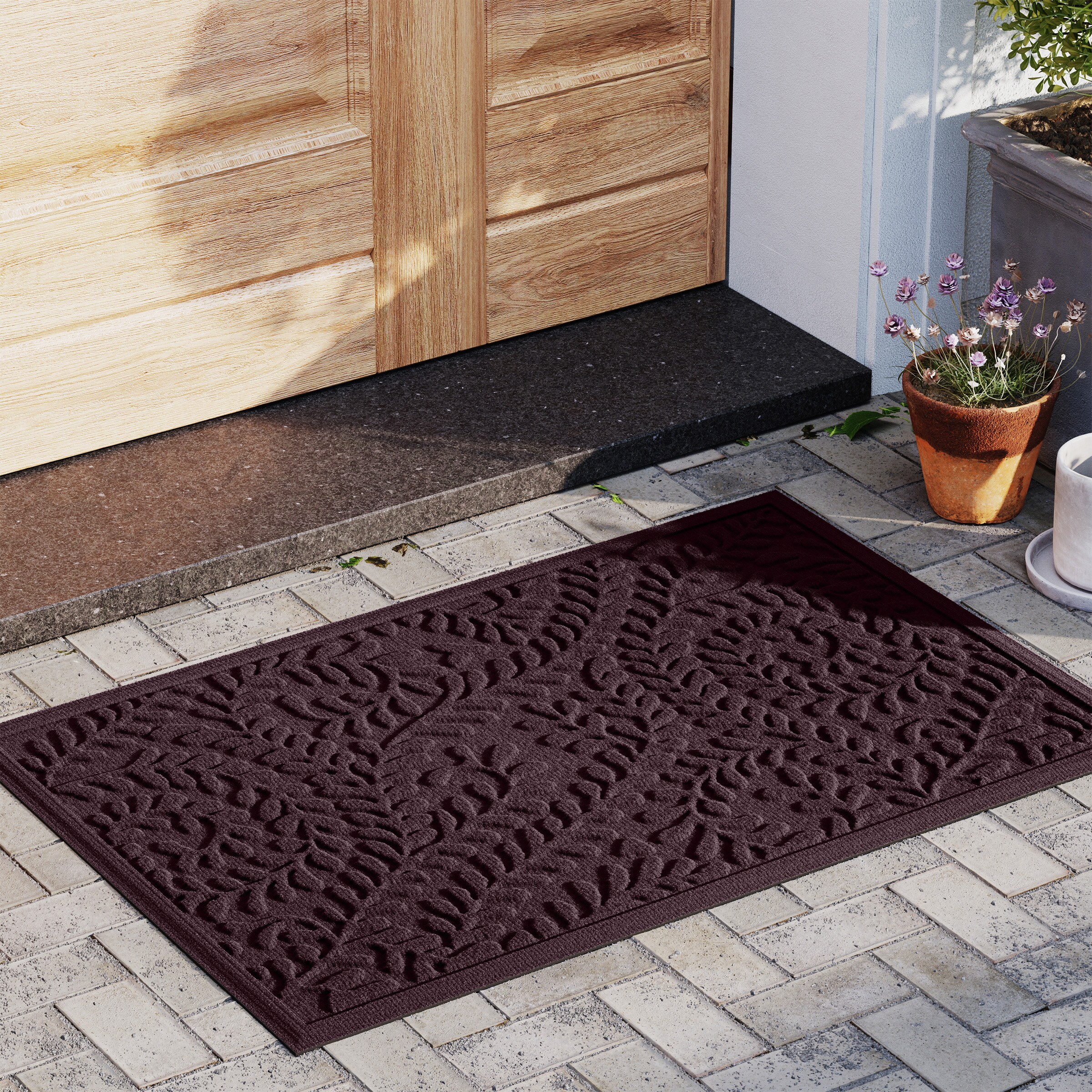 WaterHog 20378600023 2-ft x 3-ft Bordeaux Polyester Rectangular Indoor or outdoor Decorative Door mat