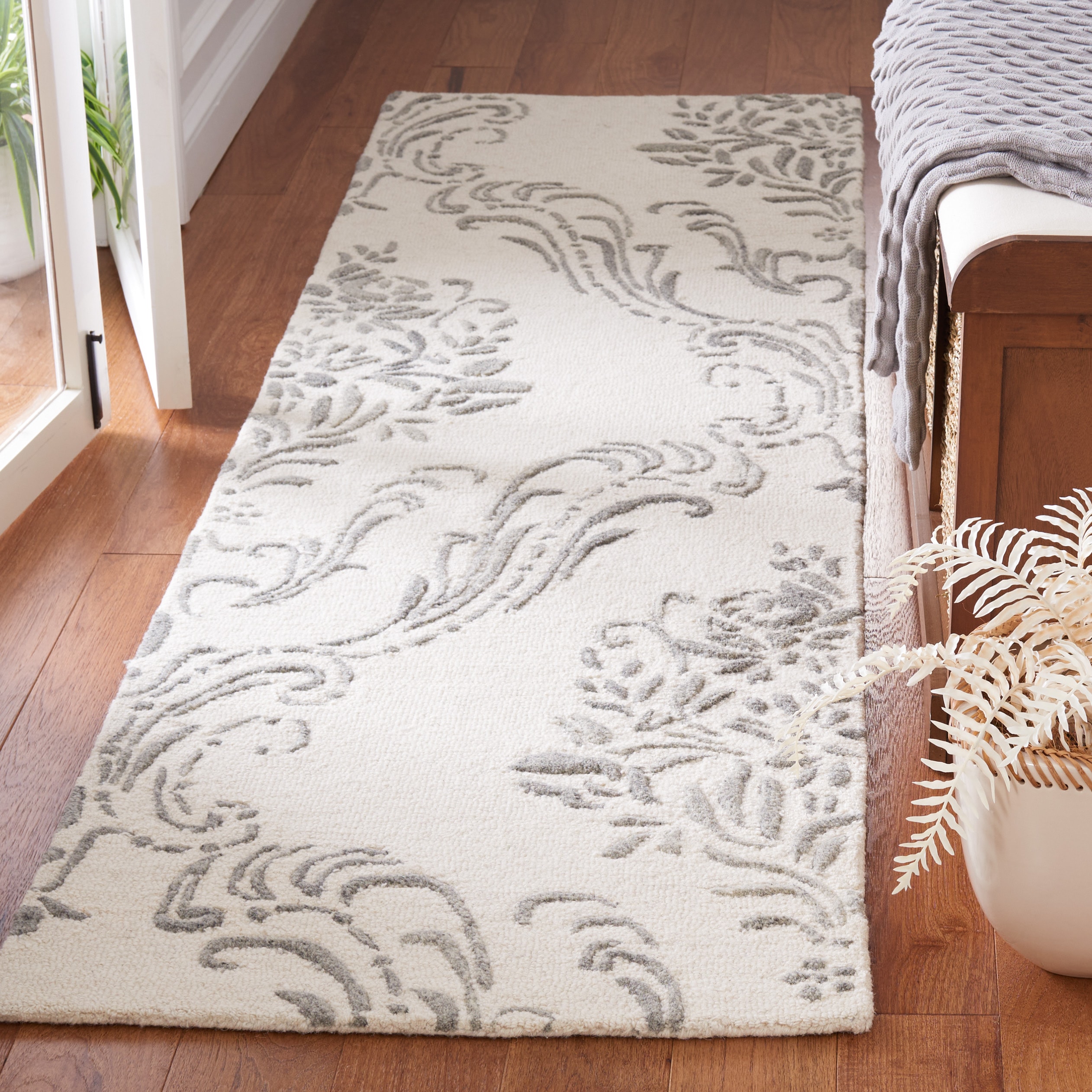  Jardin 732 Ivory/Gray Traditional 2Ft-3In x 8Ft Runner Rug