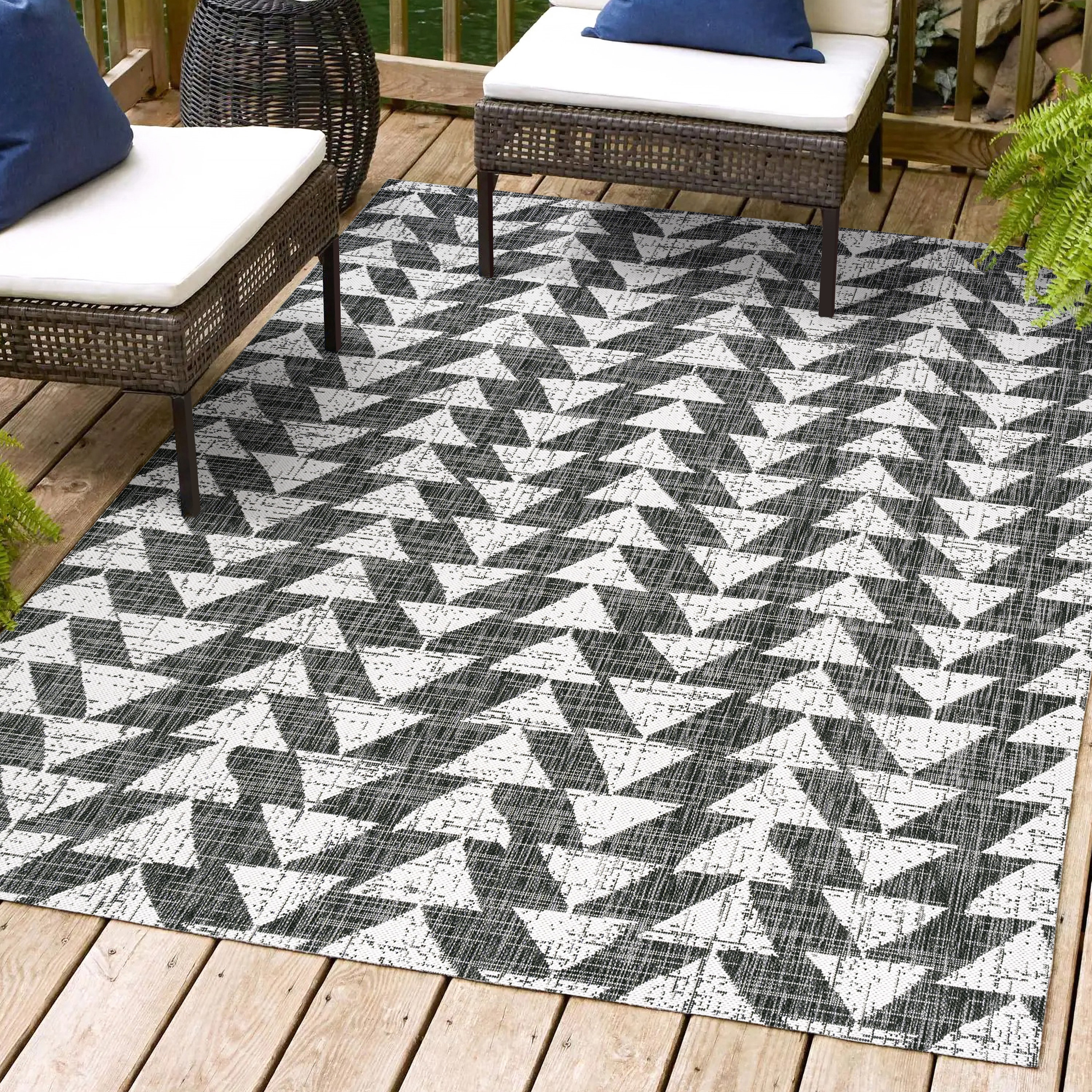 Andratx Reversible Black/Ivory Synthetic Geometric Indoor/Outdoor Rug