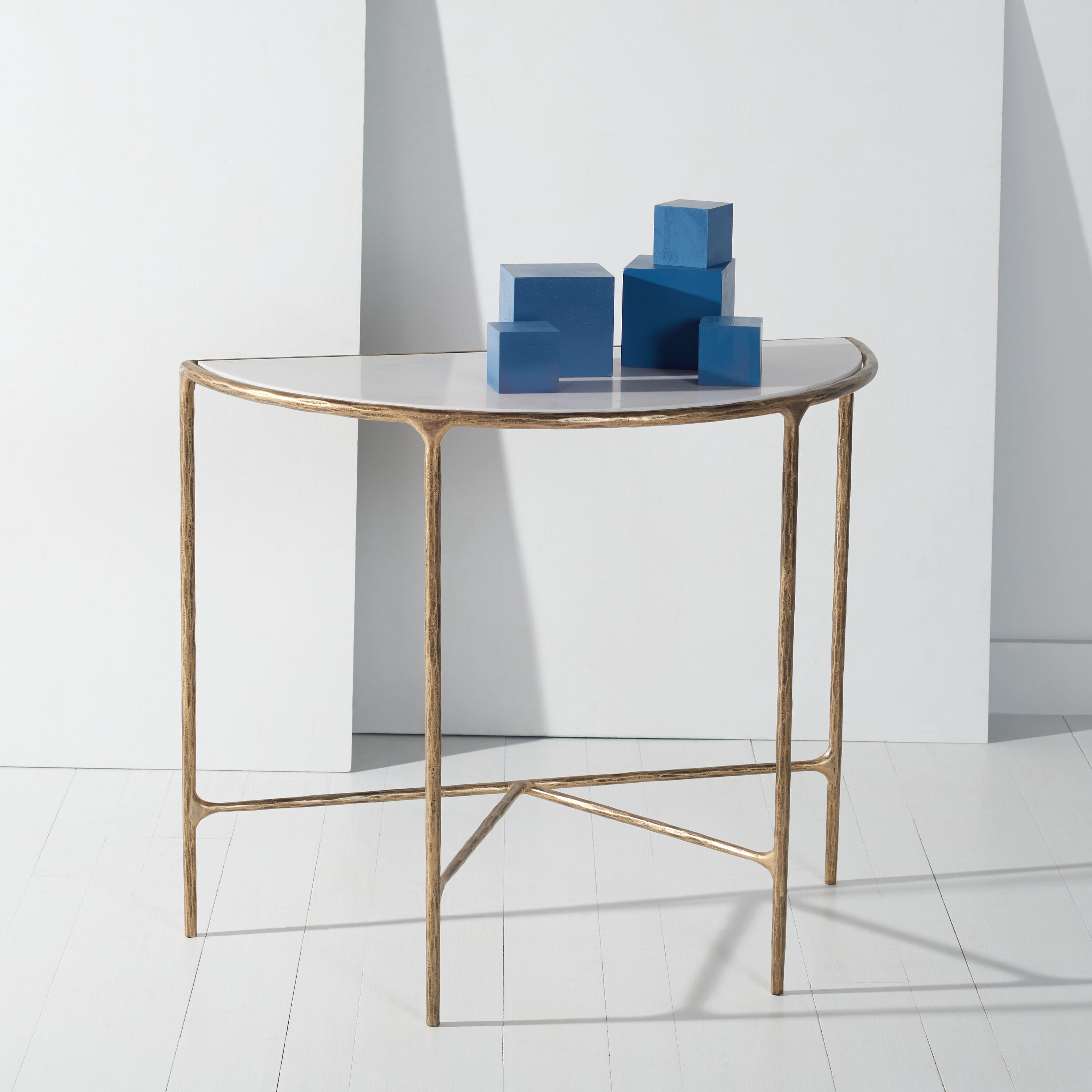 Safavieh SFV9506C Jessa Glam Style Forged Metal Console Table/Brass/White